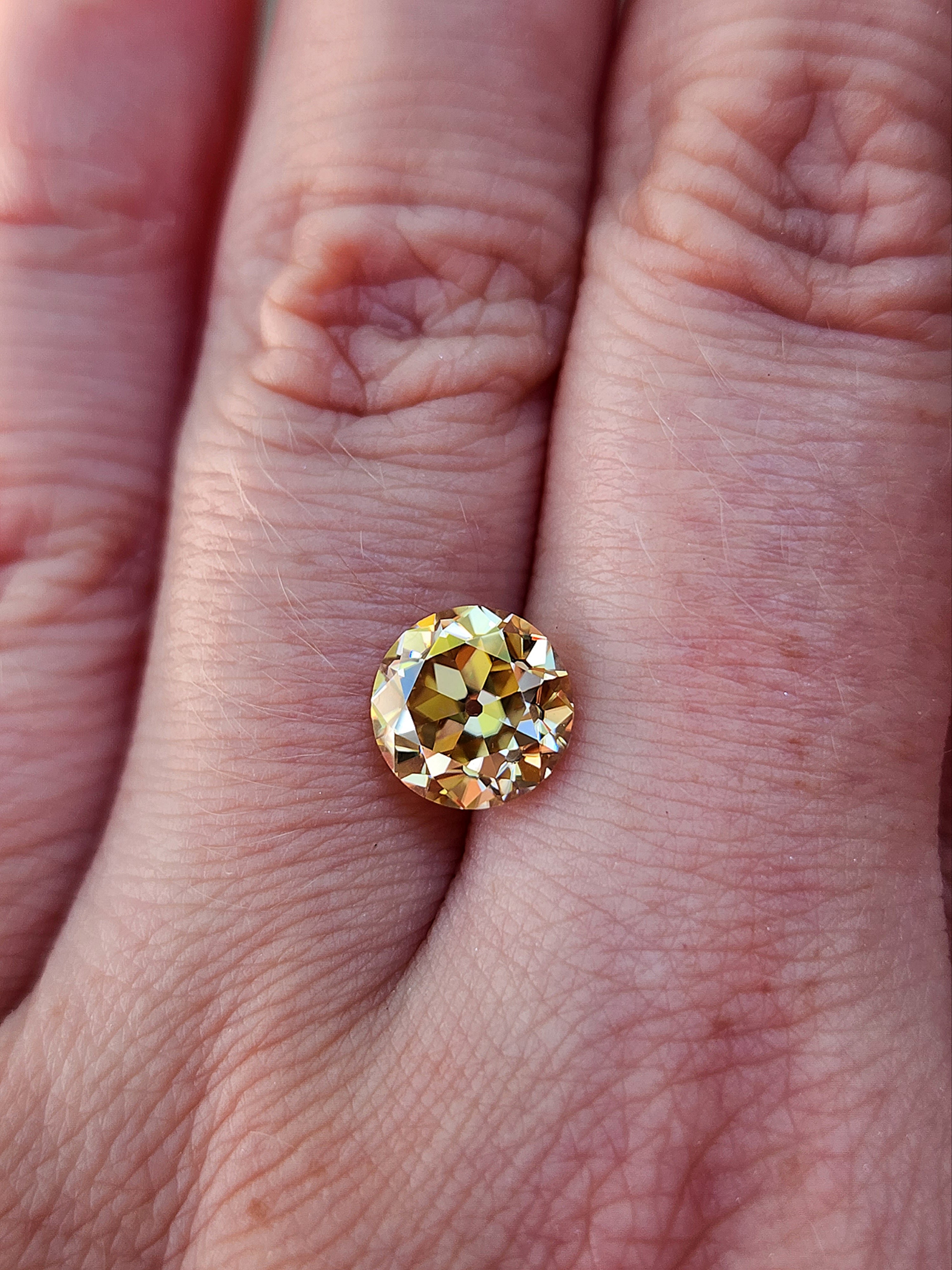 8mm Old European Cut Champagne Moissanite Round Engagement Ring - Vintage Style Wedding Band for Women, Perfect for Proposals, Anniversaries & Special Occasions