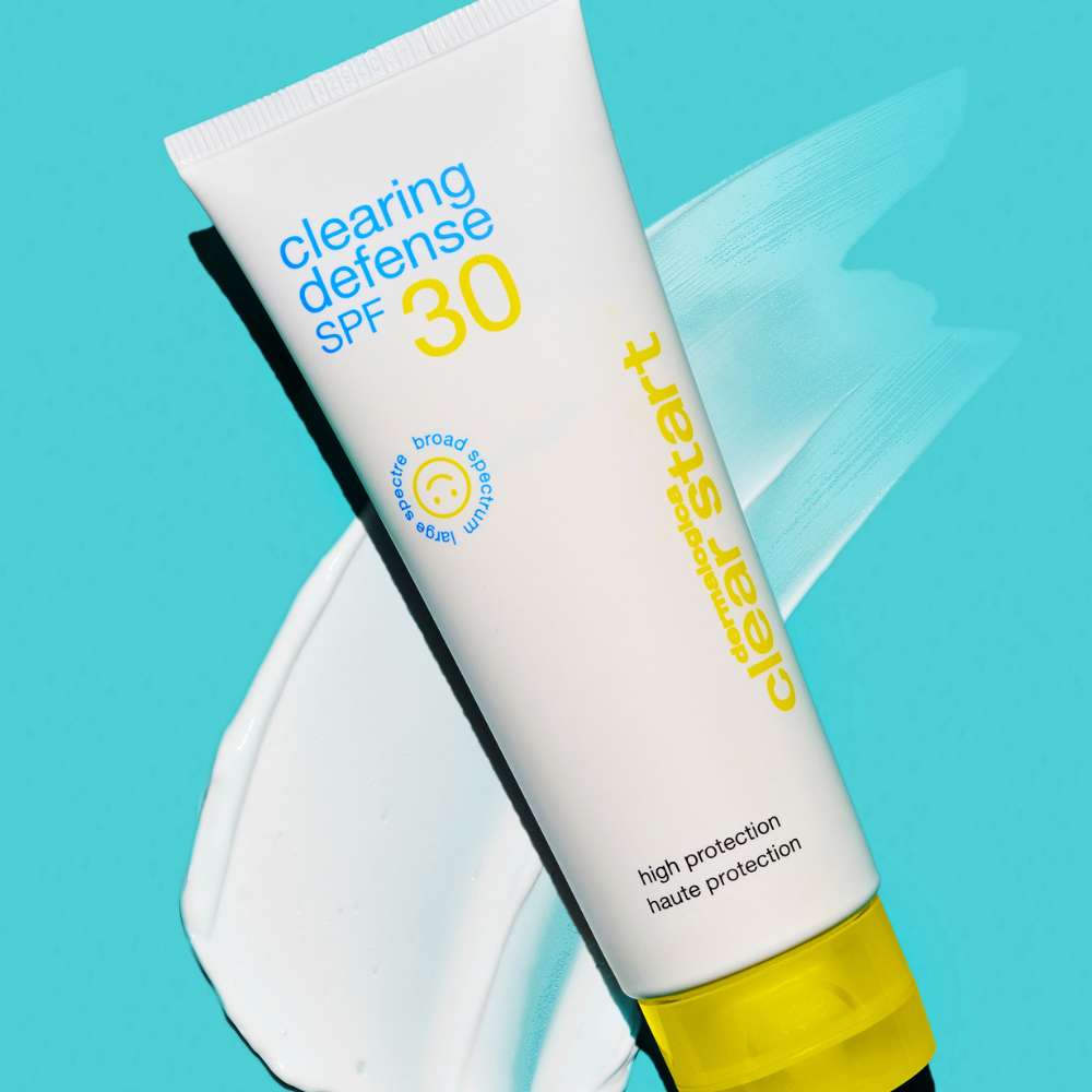Clearing Defense SPF30 Sunscreen - Broad Spectrum UVA/UVB Protection, Lightweight & Non-Greasy for Daily Use | Perfect for Outdoor Activities, Beach & Sports