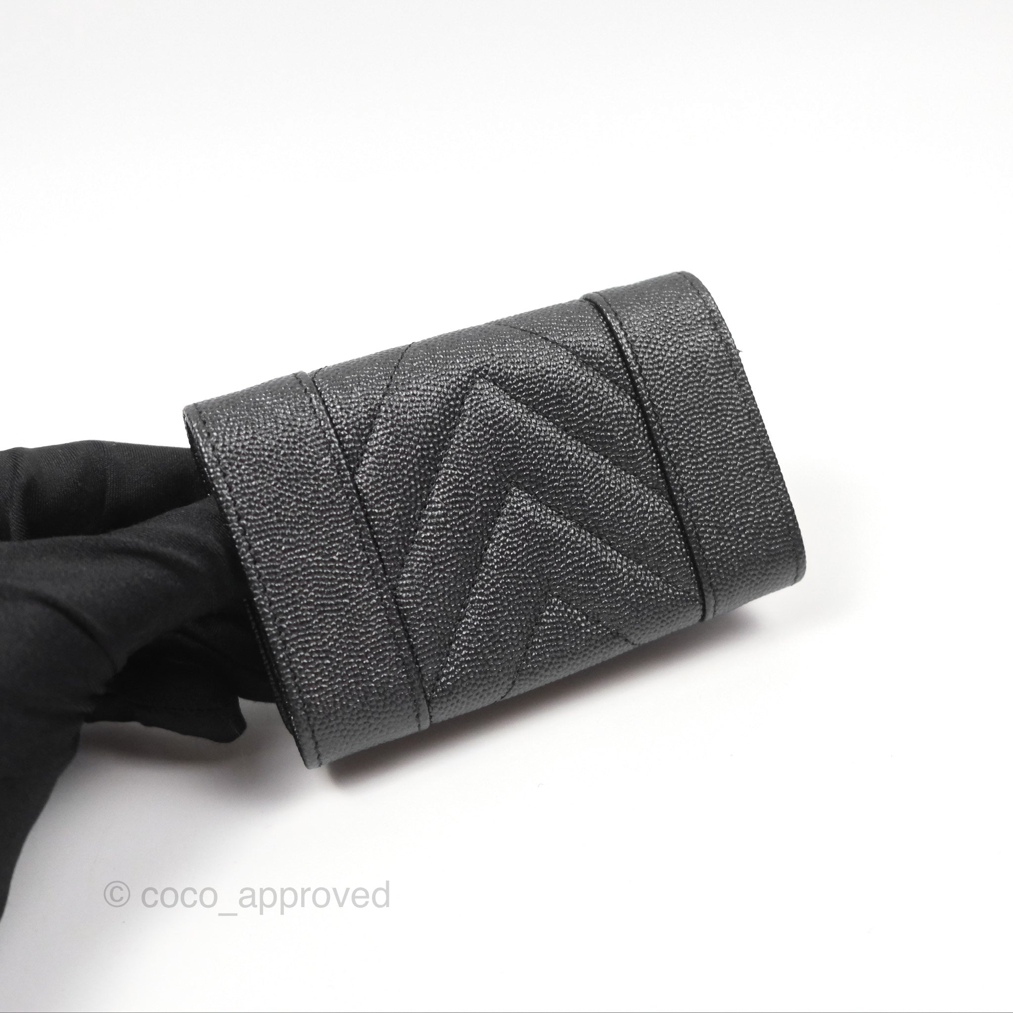 Chanel Chevron Mademoiselle Card Holder in Iridescent Black Caviar Leather with Silver Hardware - Perfect for Everyday Luxury & Compact Wallet Organization