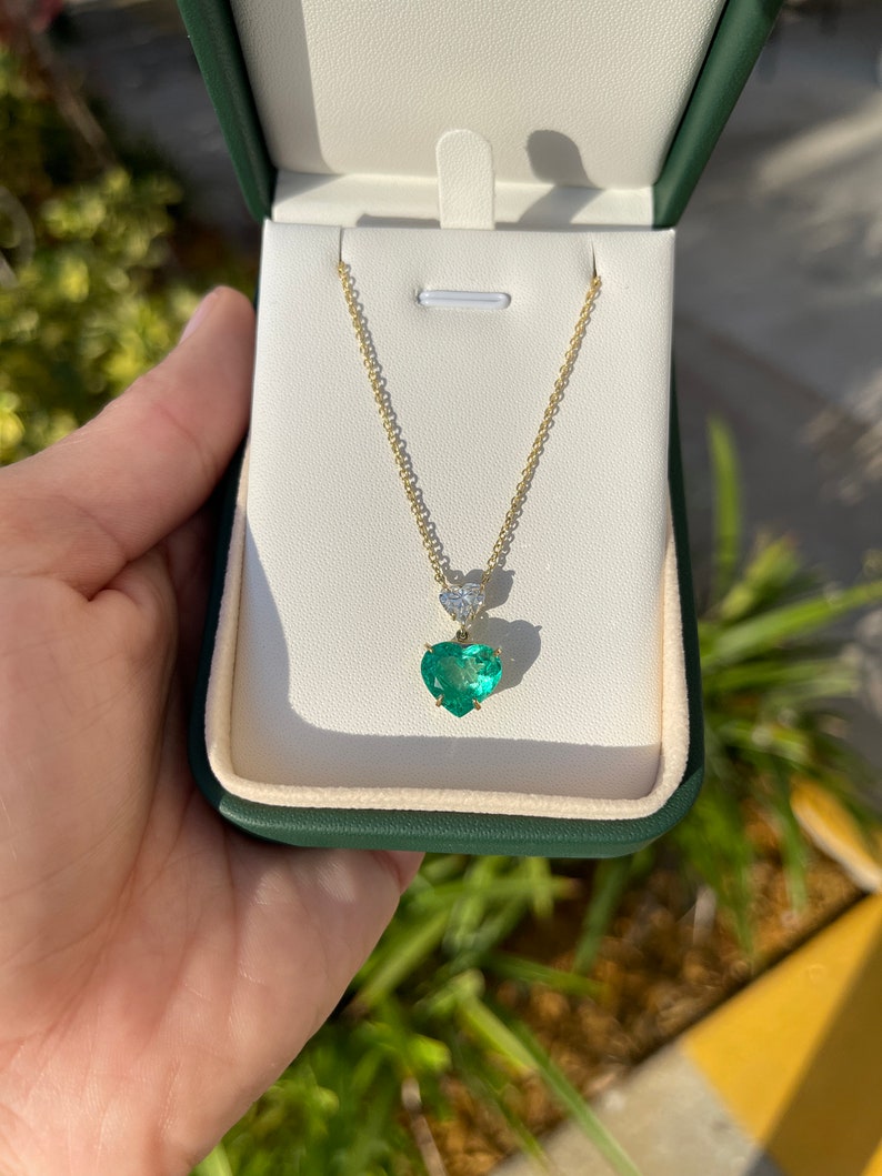 4.20tcw 18K Gold Natural Heart Emerald & Diamond Dangle Necklace for Women - Elegant Jewelry Gift for Valentine's Day, Anniversary & Special Occasions