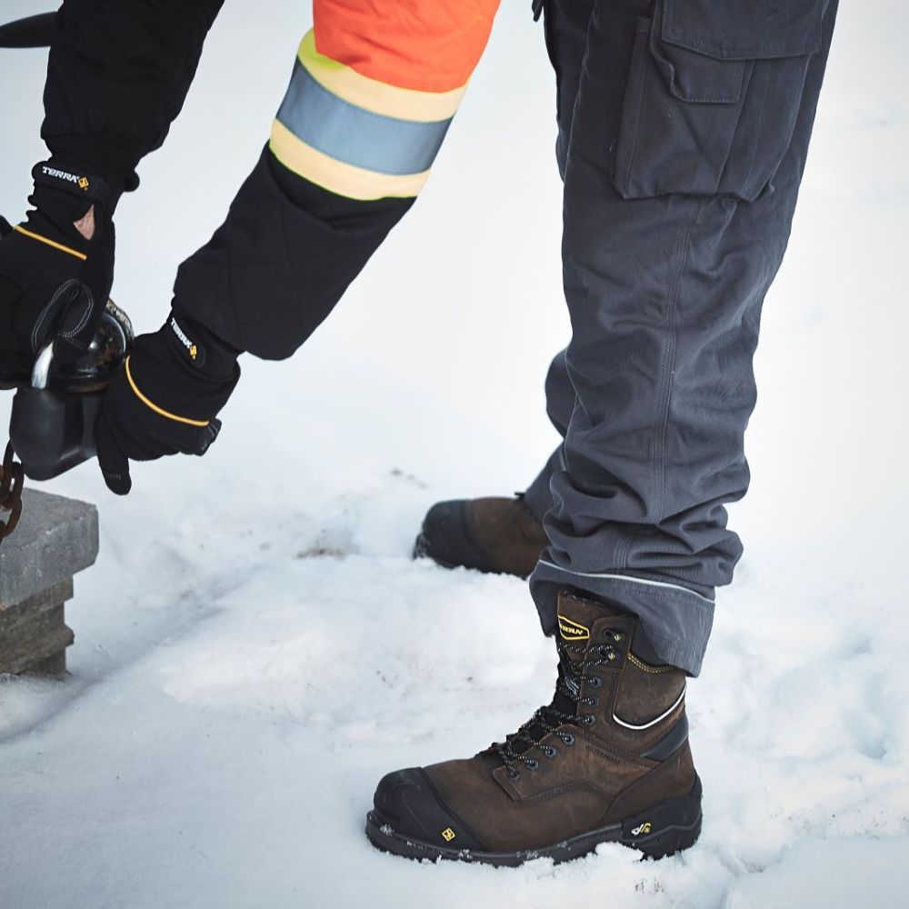 **Terra Gantry LXI Men's 8 Composite Toe Work Boots - 400g Insulated, CSA Safety Certified, Brown (TR0A8398DBX) - Ideal for Construction, Warehouse & Outdoor Work**