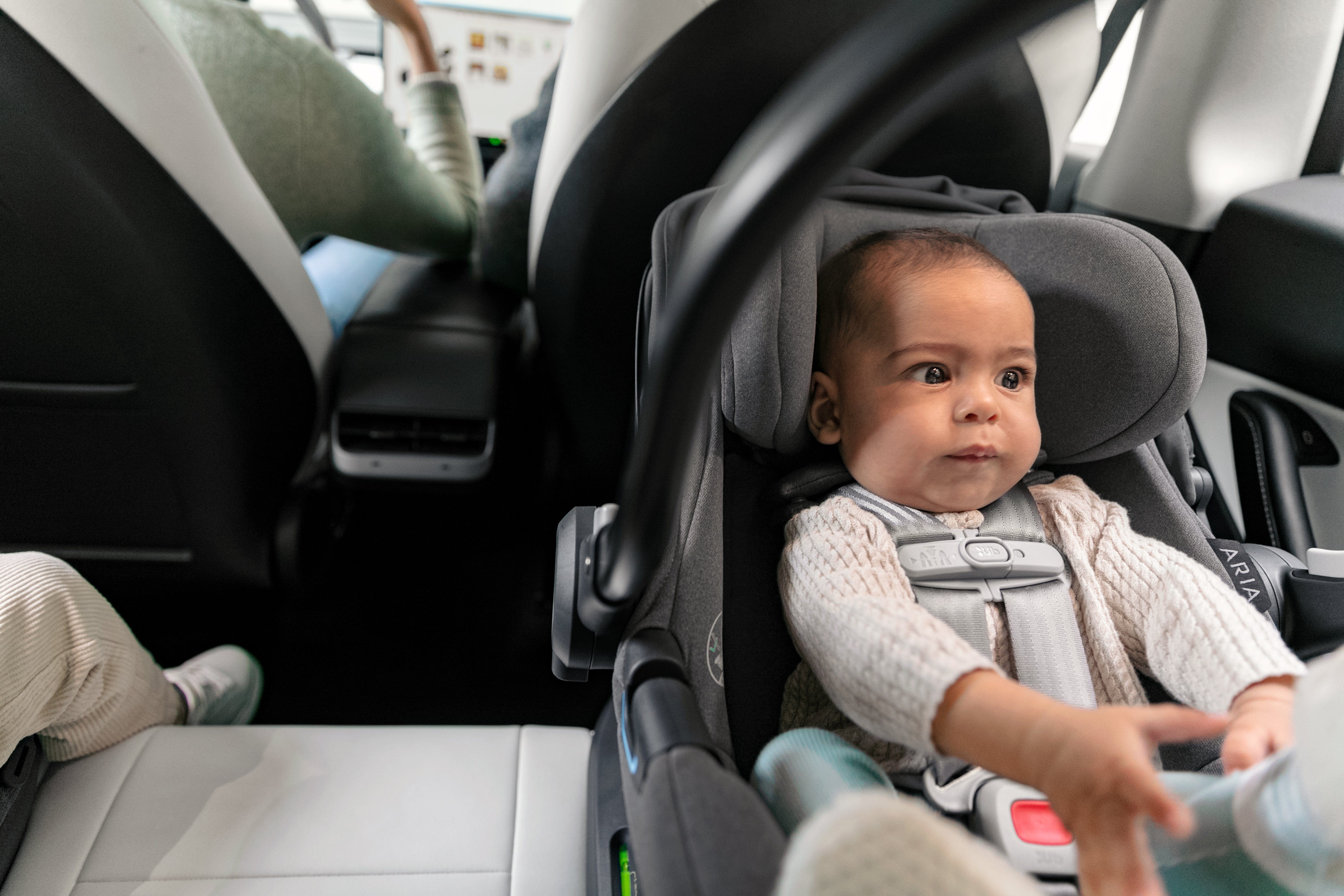 Uppababy Aria Lightweight Convertible Car Seat for Infants & Toddlers - Safe, Comfortable & Easy to Install - Perfect for Travel, Daily Commutes & Family Road Trips