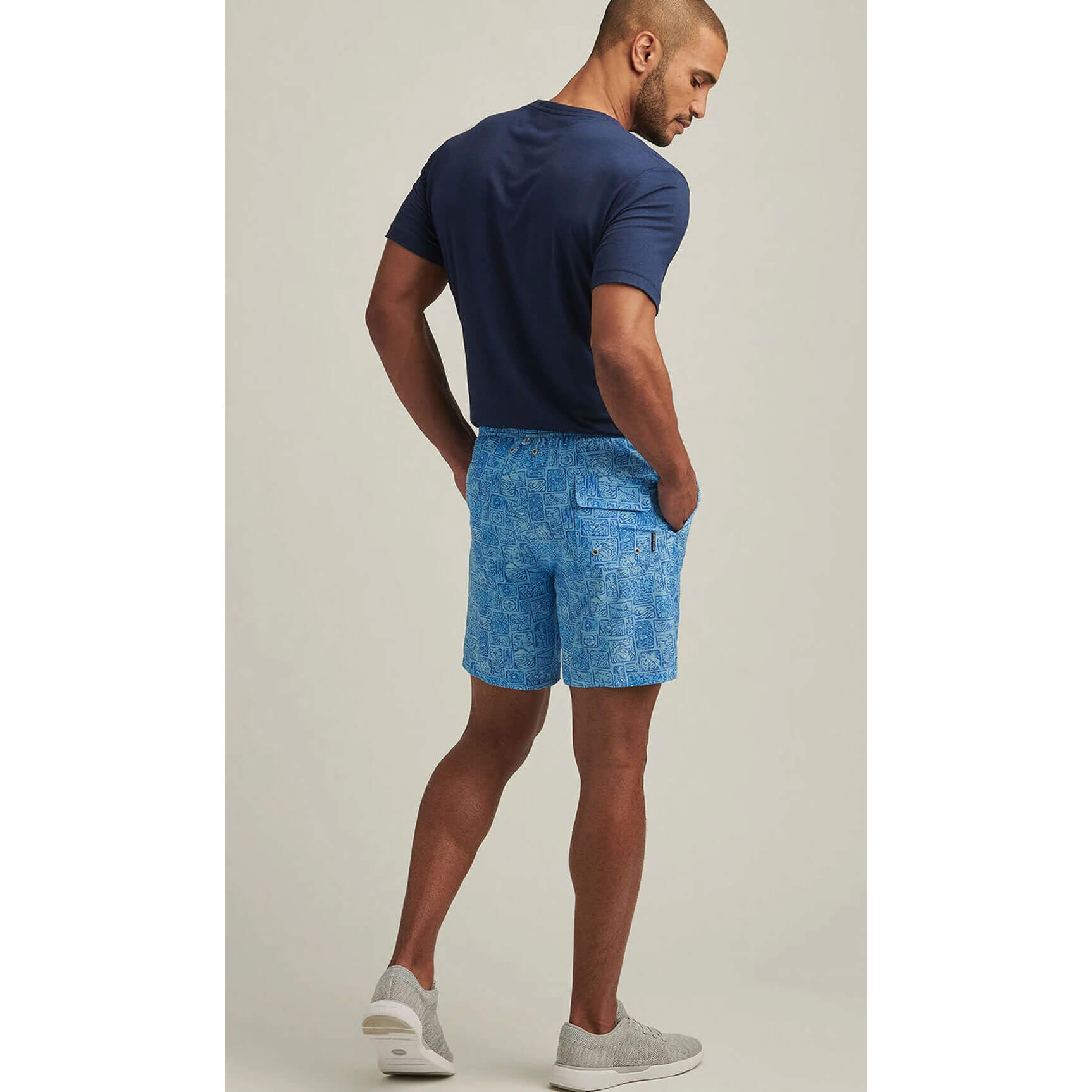 Peter Millar Men's 7 Inch Quick-Dry Swim Trunks - UPF 50+ Sun Protection, Comfortable Beach Shorts for Swimming, Surfing & Vacation | Maya Blue Color