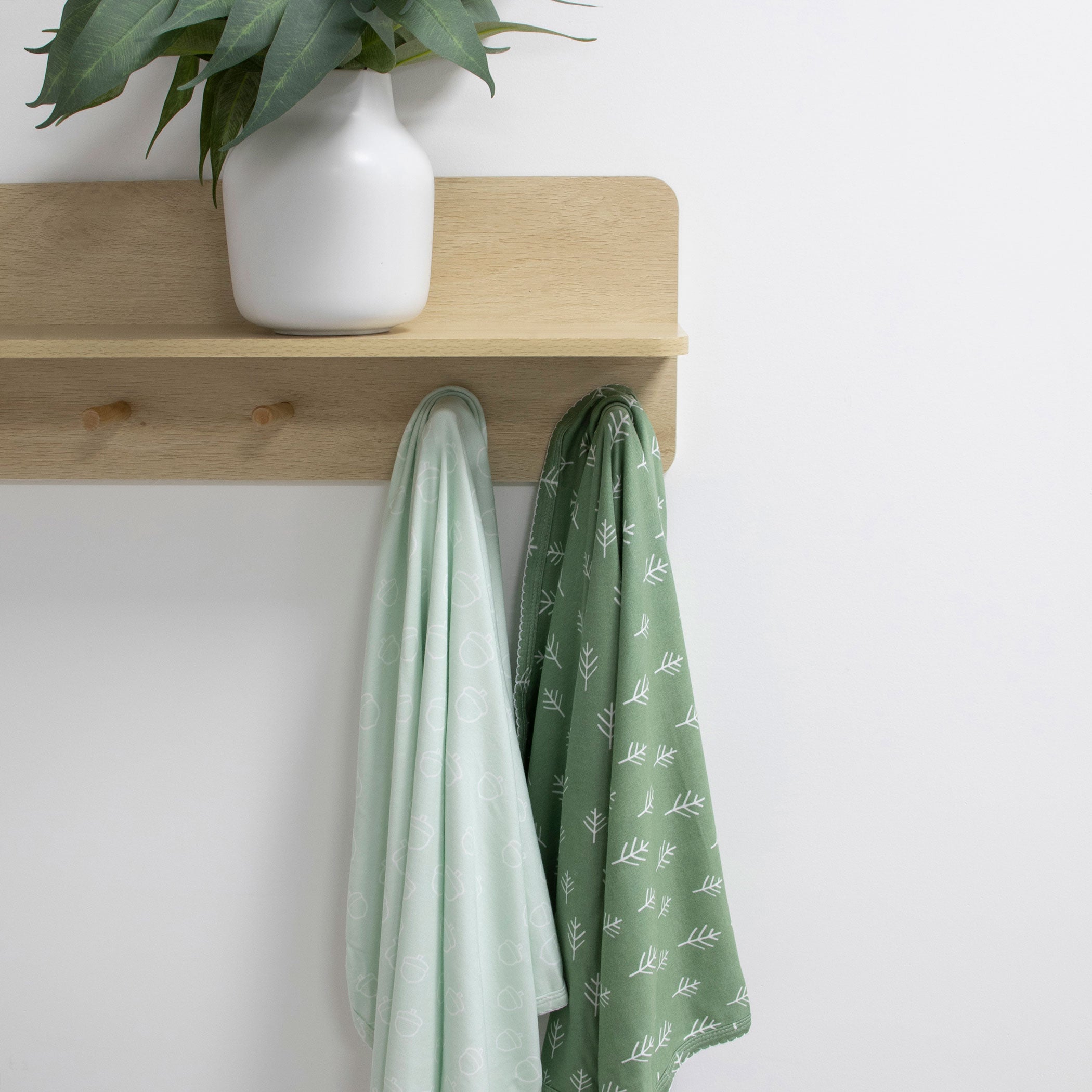 Nordic Style 2-Pack Jersey Wrap in Avocado Green & Forest Green - Cozy Home & Office Blanket for Relaxation