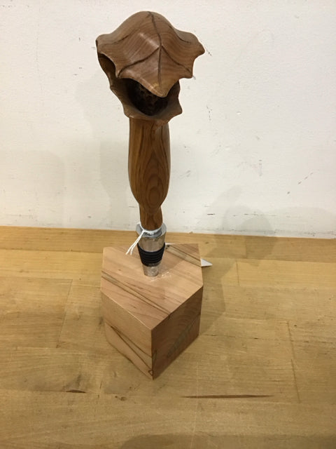 Premium Wooden Wine Stopper with Elegant Base - Perfect for Wine Lovers, Home Bars & Gift Giving