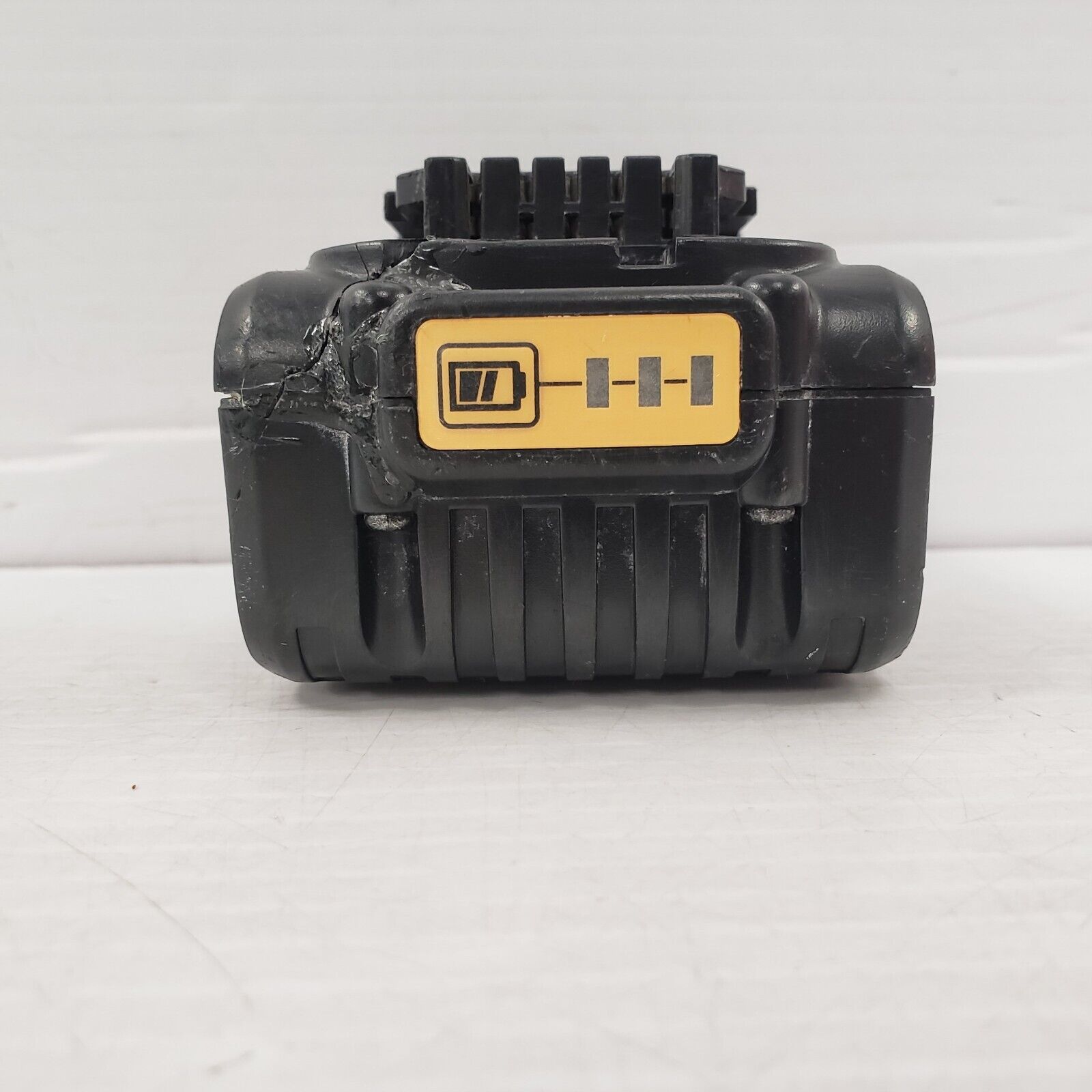 Original 53511 13 DCB205 Battery 5.0Ah Replacement for Power Tools - Compatible with Dewalt 20V MAX Cordless Tools - Perfect for Drilling, Sawing & Construction Projects