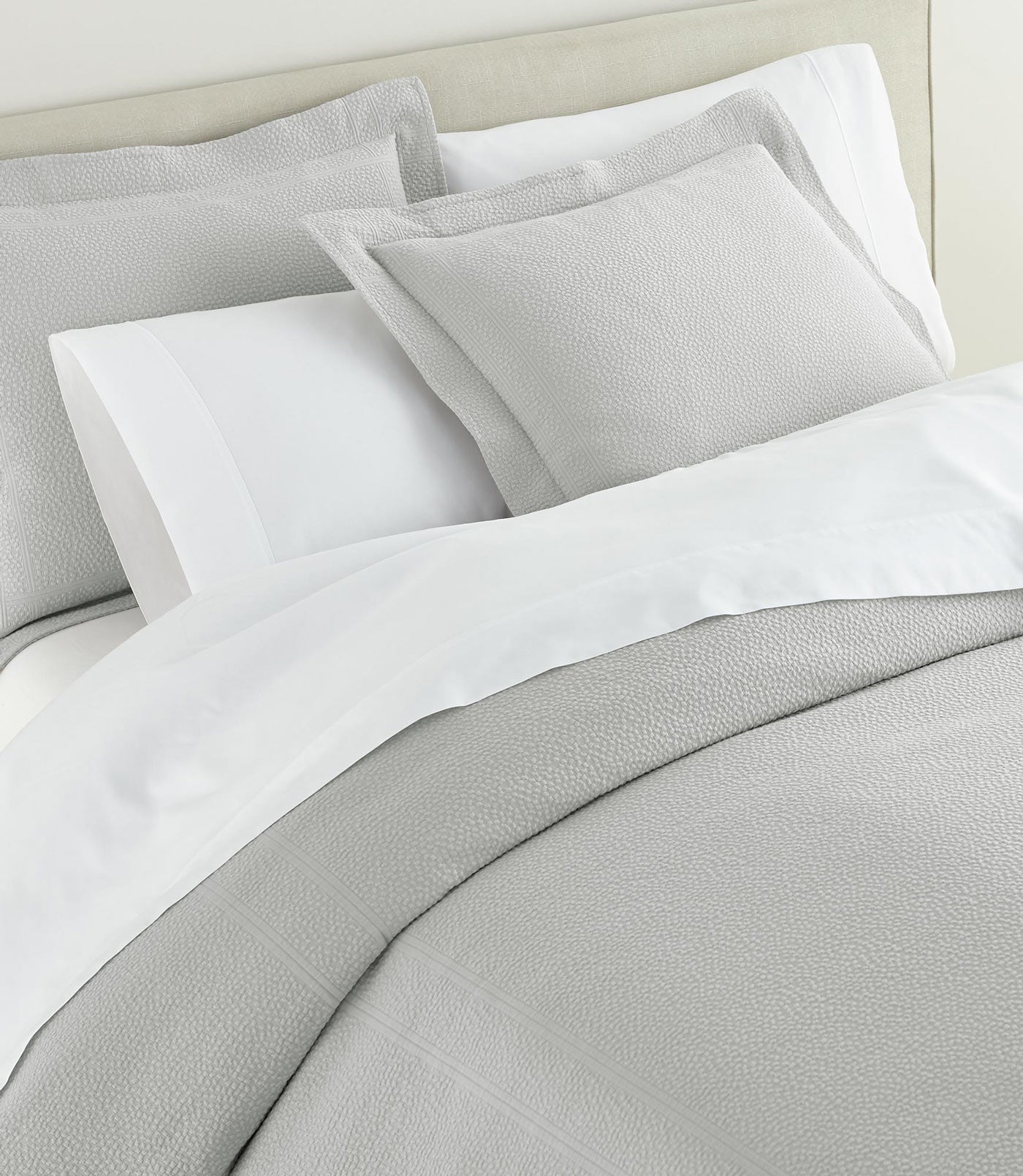 Luxury Montauk Matelassé Sham - Premium Quilted Pillow Cover for Bedroom Decor - Elegant Home Textile for Master Bedroom, Guest Room & Hotel Styling