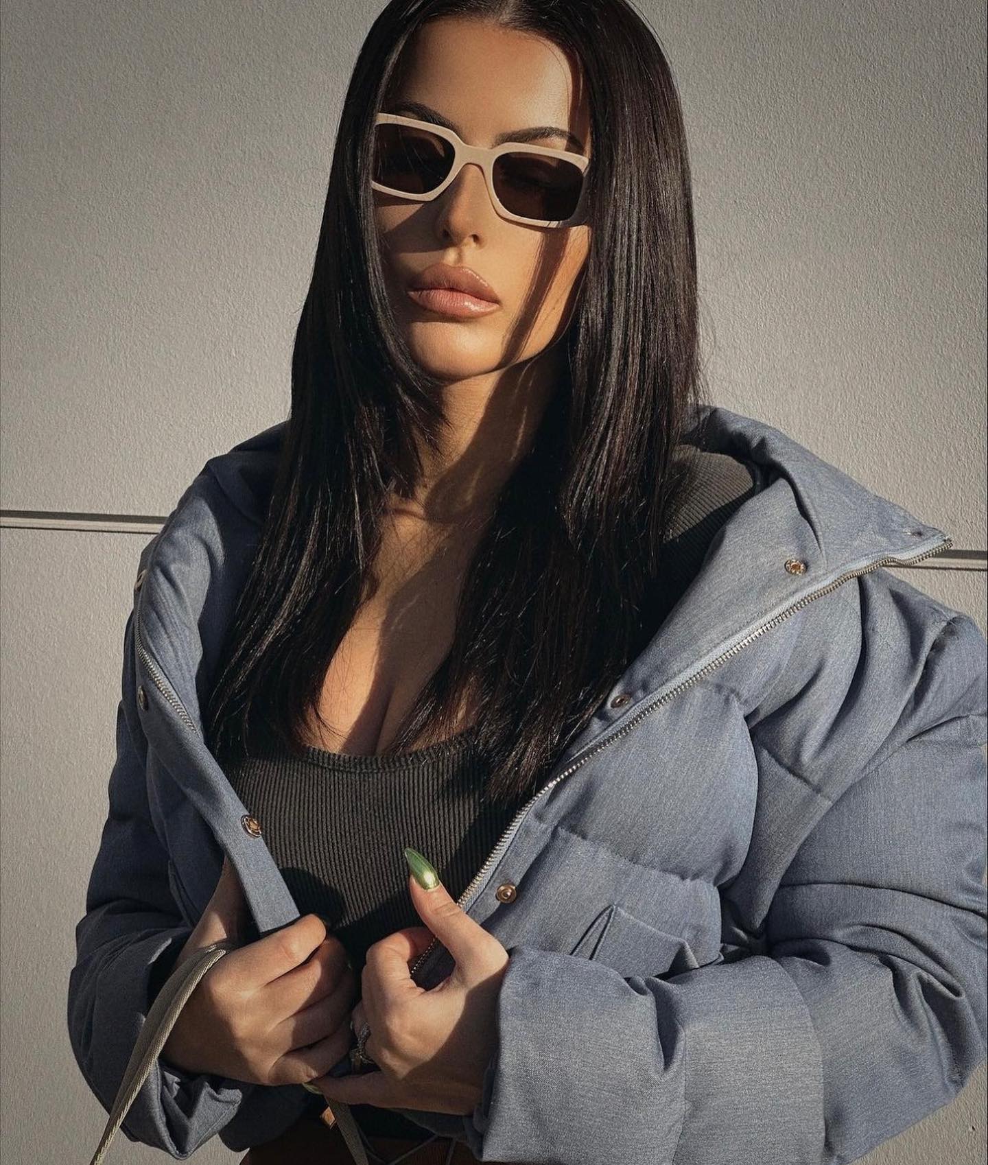 Women's Denim Puffer Bomber Jacket - Cropped Long Sleeve Zip Up Coat for Winter | Stylish Outerwear for Casual Outings & Streetwear Fashion