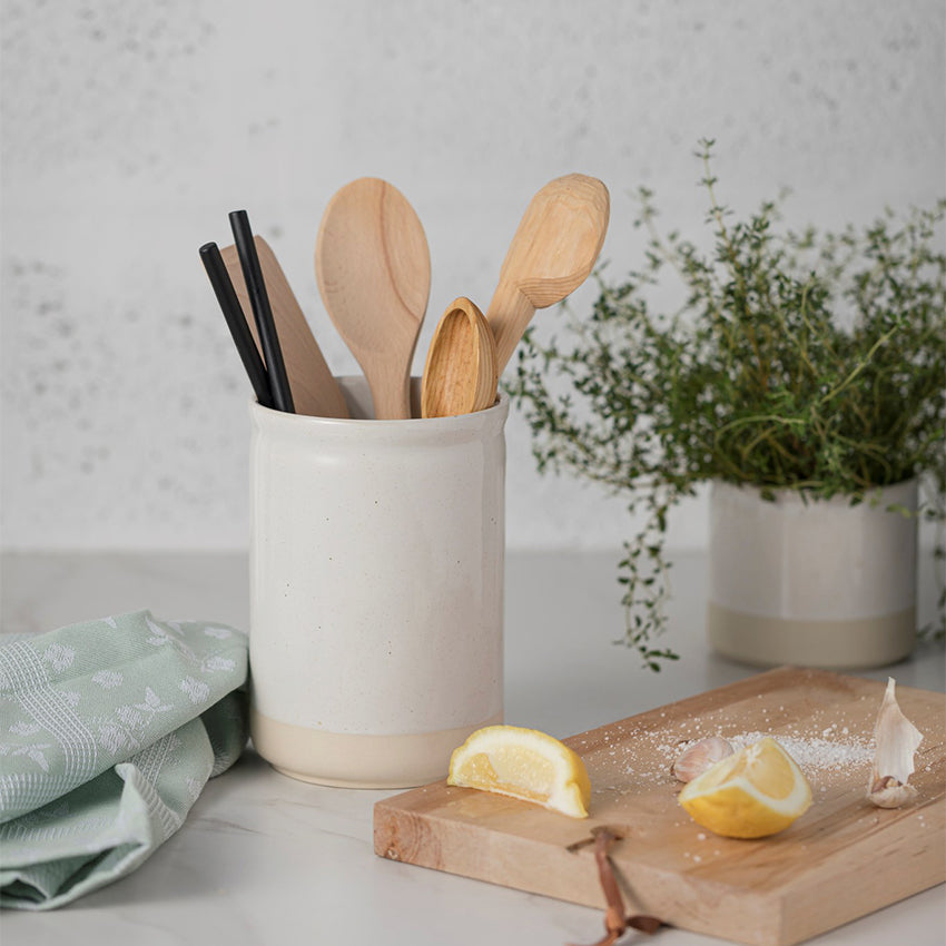Casafina Fattoria White Utensil Holder - Stylish Kitchen Organizer for Spoons, Forks & Cooking Tools - Perfect for Countertop Storage in Modern Farmhouse Kitchens