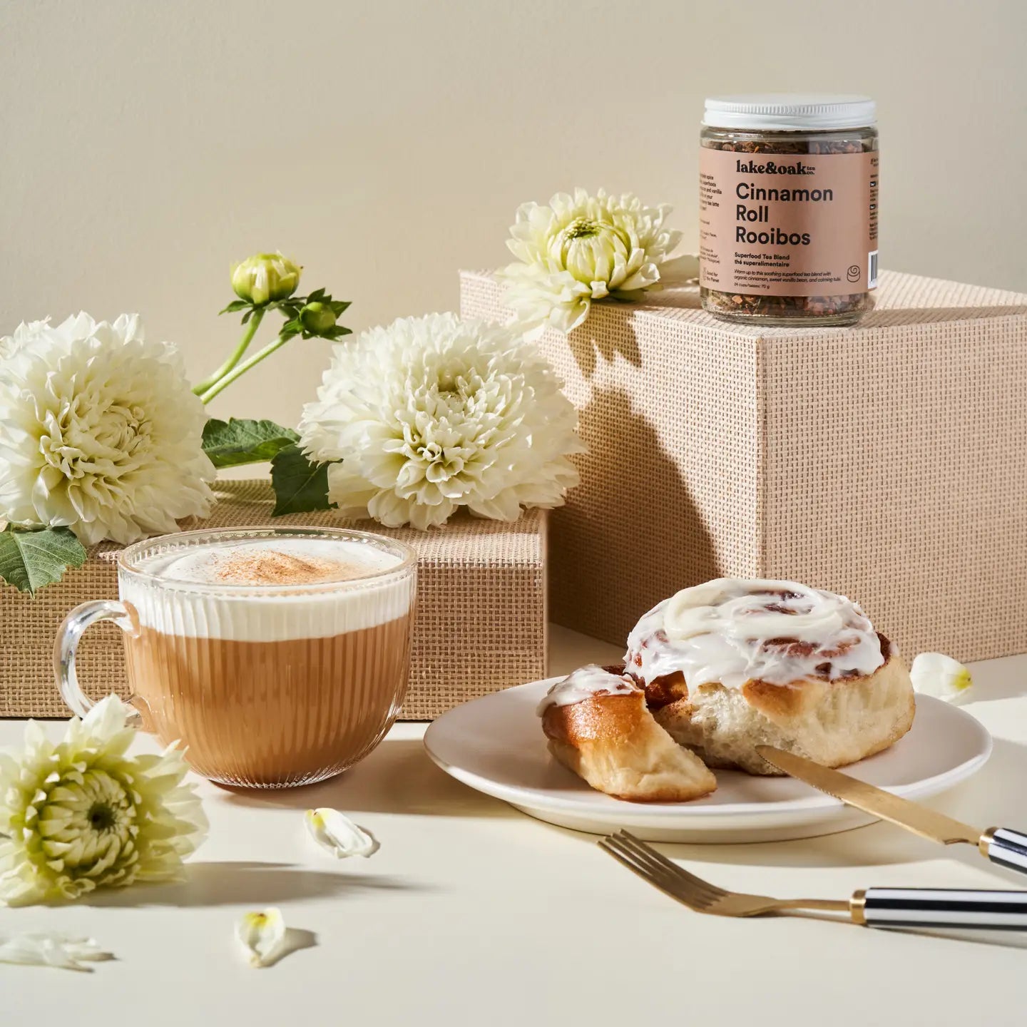 Organic LAKE & OAK Cinnamon Roll Rooibos Superfood Tea - Caffeine-Free Herbal Tea Blend with Antioxidants - Perfect for Relaxation, Morning Rituals & Afternoon Tea Time