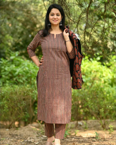 Stylish Maroon & Black Mill Print Cotton Kurti Pant Jacket Set for Women | Traditional Indian Ethnic Outfit | Perfect for Festivals, Weddings & Casual Wear