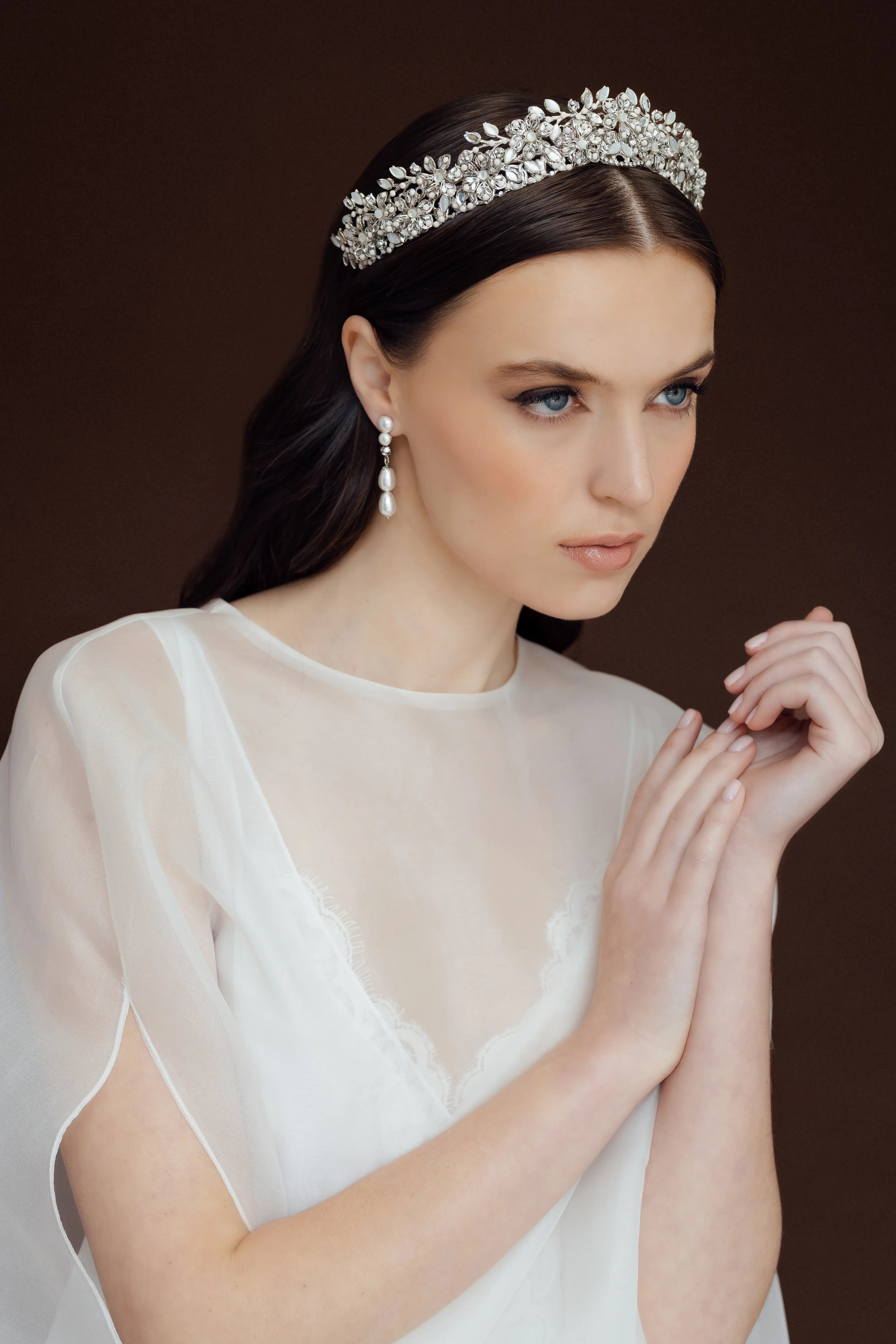 Seraphique Crown - Elegant & Stylish Tiara for Weddings, Prom, Pageants & Special Occasions - Perfect for Brides, Princesses & Formal Events
