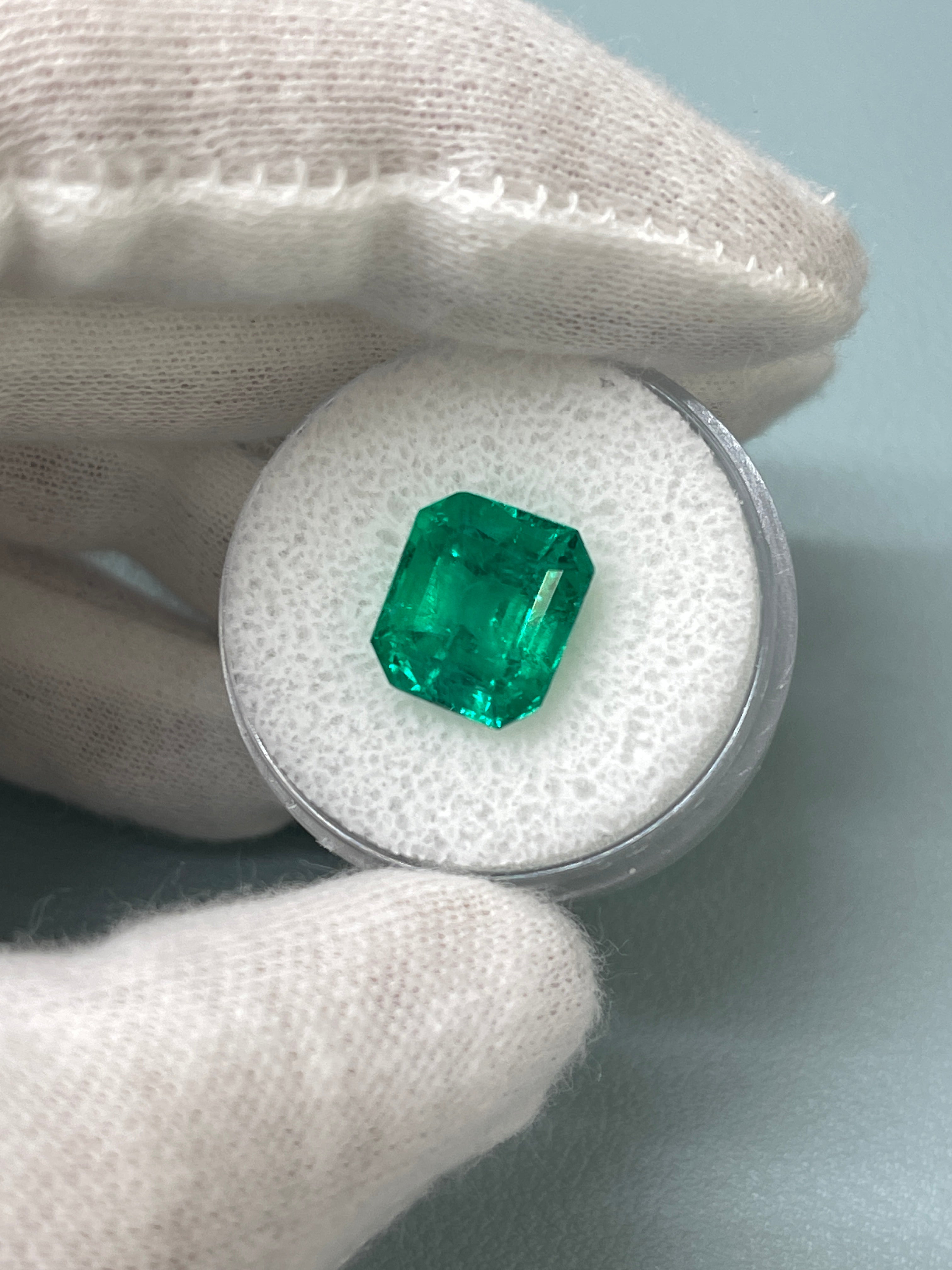 5.02 Carat 11x9mm AAA+ Natural Colombian Emerald Loose Gemstone - Classic Green Emerald Cut for Jewelry Making, Engagement Rings & Luxury Gifts