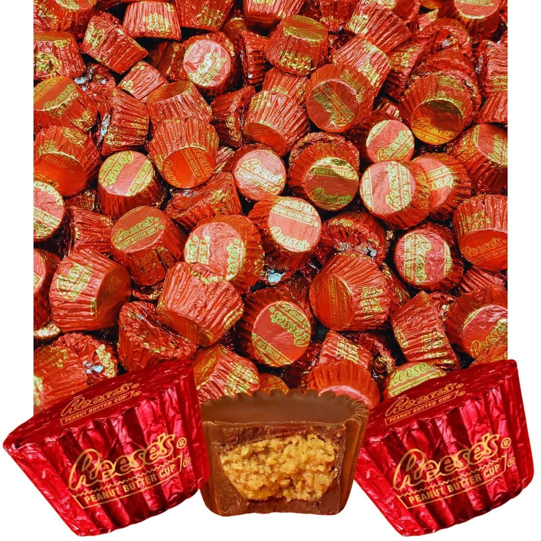 Reese's Mini Milk Chocolate Peanut Butter Cups - Individually Wrapped in Red Foil - Bulk 2lb Pack (32oz) - Perfect for Valentine's Day Gifts, Party Favors, Halloween Treats & Office Snacks