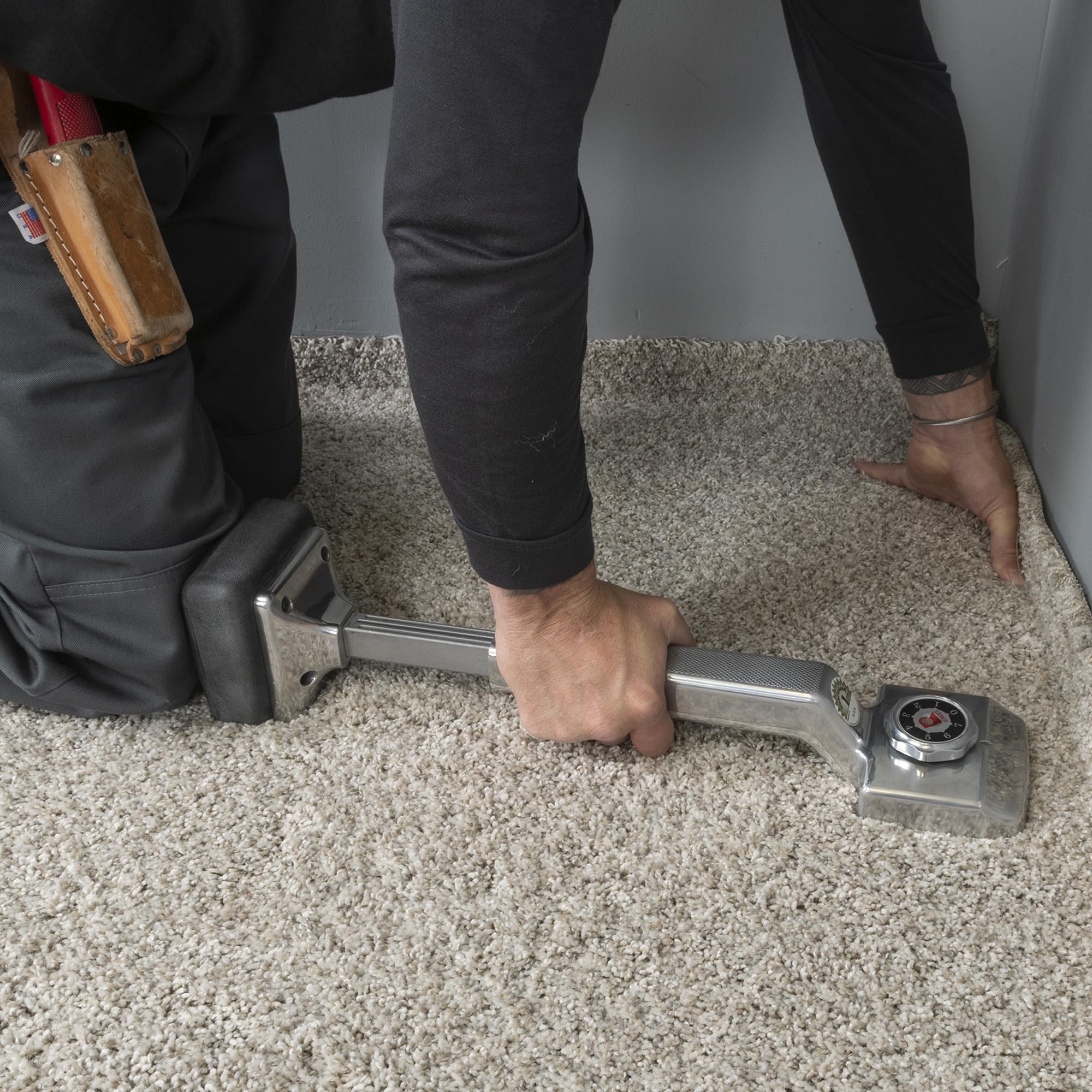 Roberts Carpet Tools Deluxe Knee Kicker 10-412-2 - Professional Carpet Installation Tool with Ergonomic Design, Silver - Perfect for Carpet Stretching, Repair & DIY Home Improvement Projects