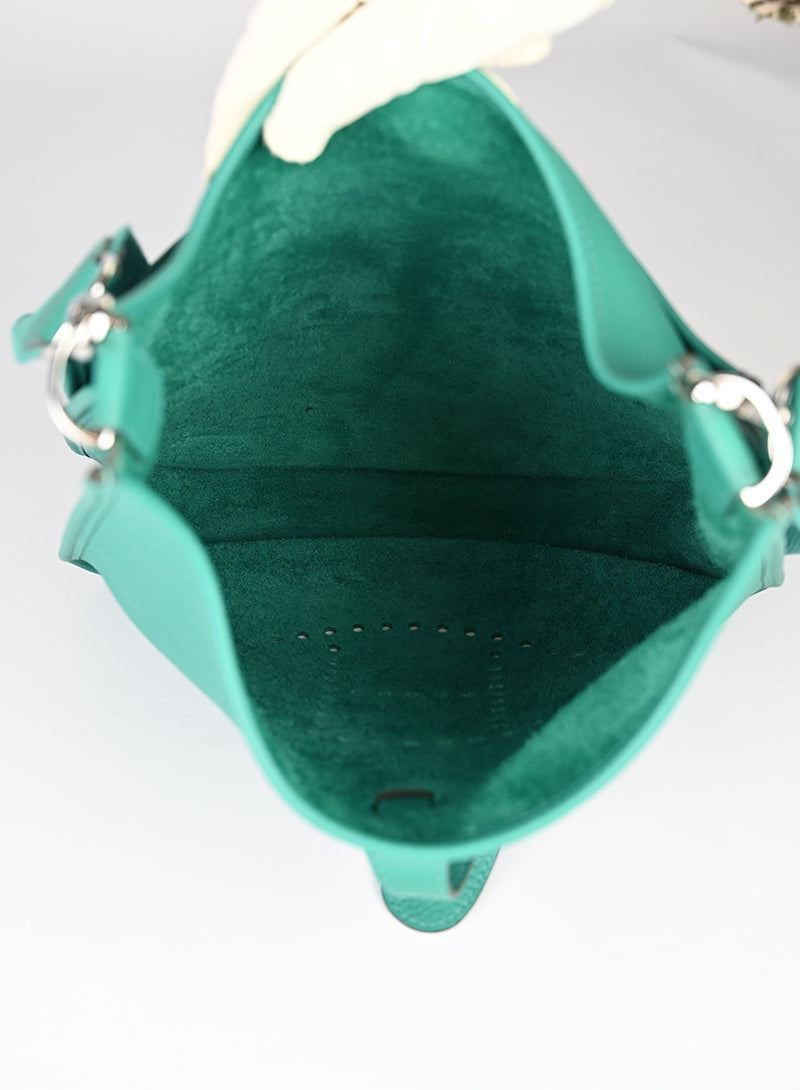 Hermès Evelyne 29 Leather Handbag in Green | Luxury Crossbody Bag for Women | Perfect for Work, Travel & Everyday Use