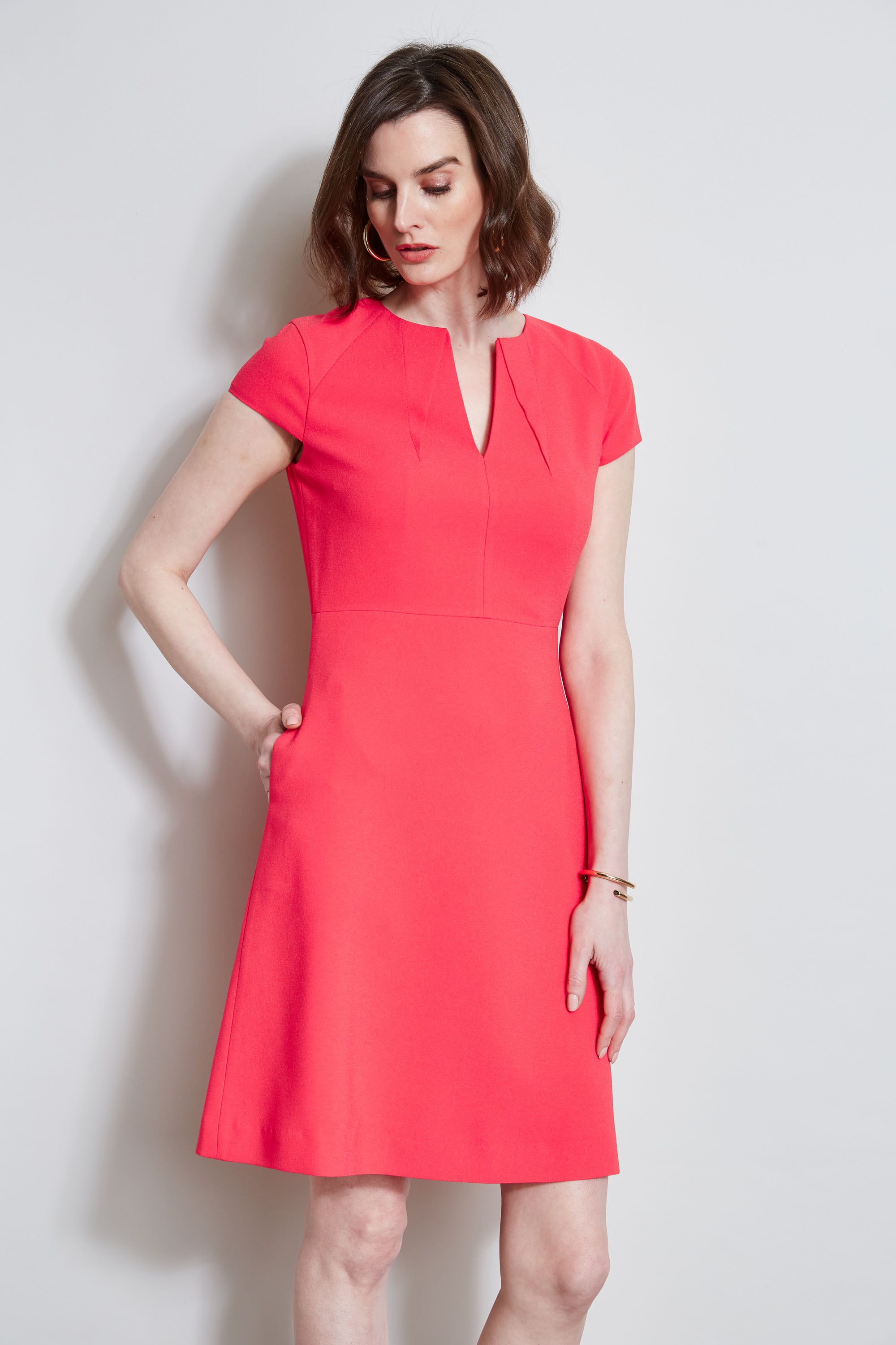 Stylish Short Sleeve Dart Dress for Women - Flattering A-Line Summer Dress for Casual Outings, Office Wear & Date Nights