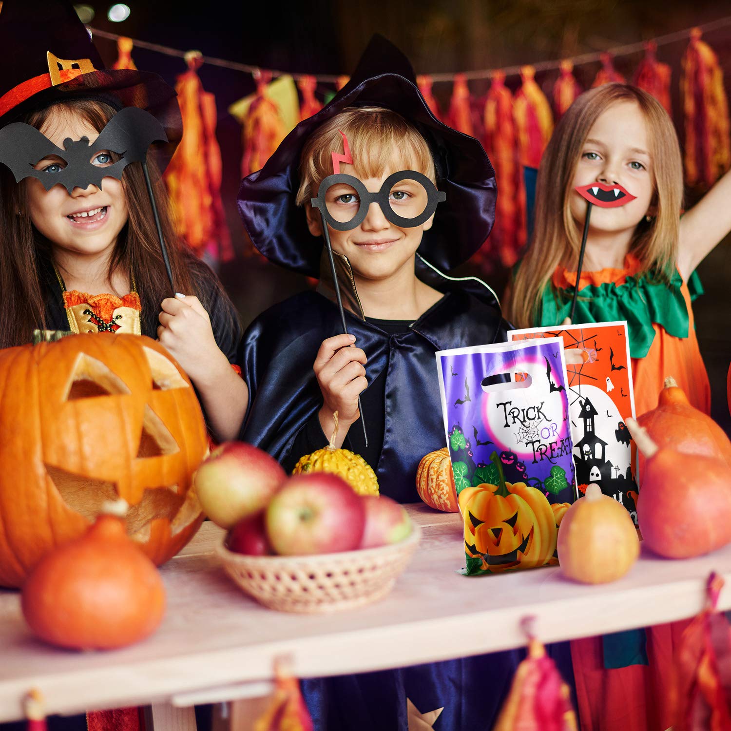 100-Piece Halloween Plastic Treat Bags Bulk - Reusable Jack O'Lantern Pumpkin Candy Bags for Trick or Treat, Halloween Party Favors & Classroom Treats | Perfect for Halloween Parties, School Events & Neighborhood Trick-or-Treating