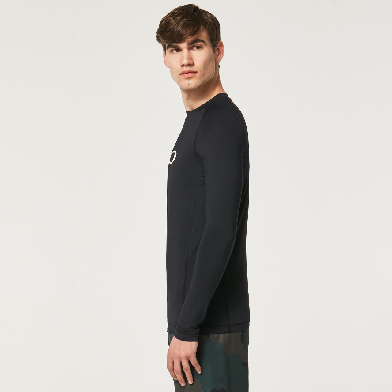 Oakley Ellipse Long Sleeve Rashguard - Blackout for Men & Women | UPF 50+ Sun Protection | Surfing, Swimming & Water Sports | Quick-Dry & Comfortable Fit