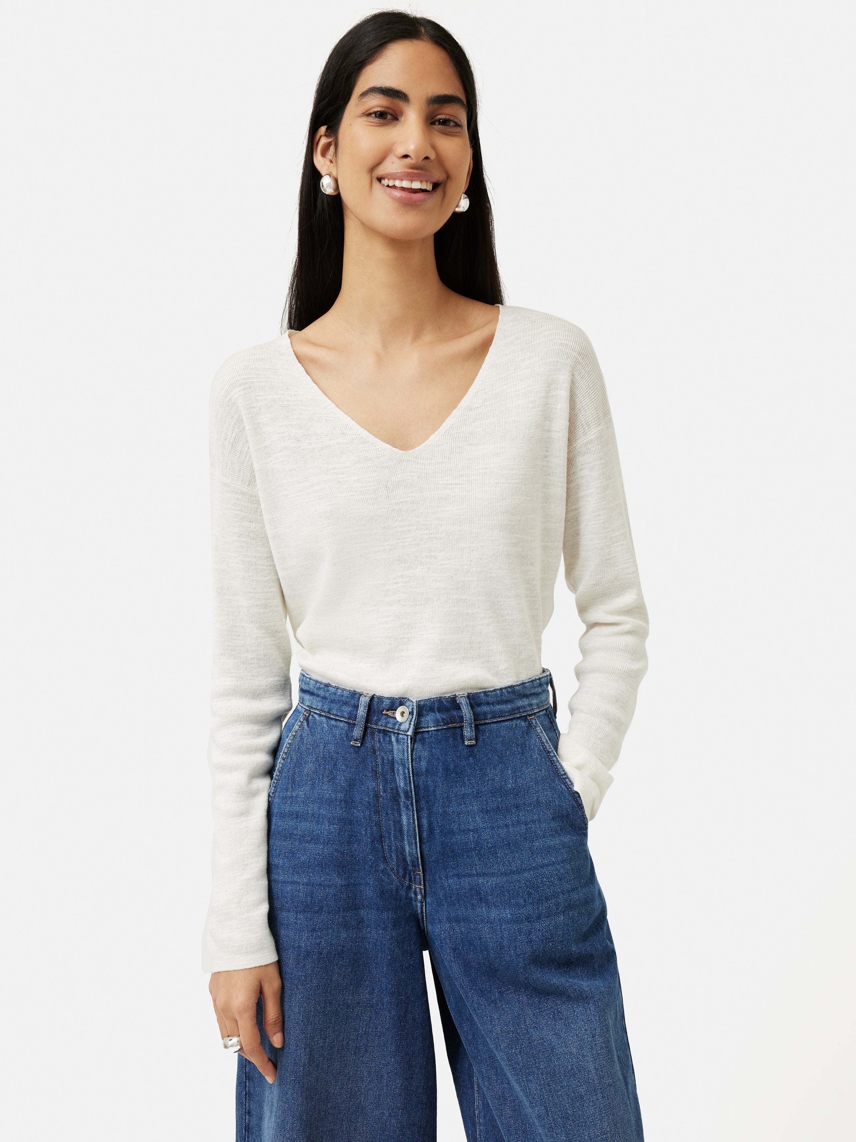 Soft Linen Cotton V-Neck Jumper for Women - Breathable Summer Pullover in Ivory | Casual Wear, Office Outfits & Weekend Relaxation