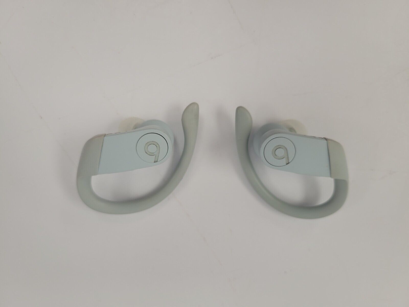 Beats A2078 Powerbeats Pro Wireless Earbuds - Bluetooth Earphones for Running, Workout & Gym - Sweatproof & Noise Isolating Headphones with Microphone