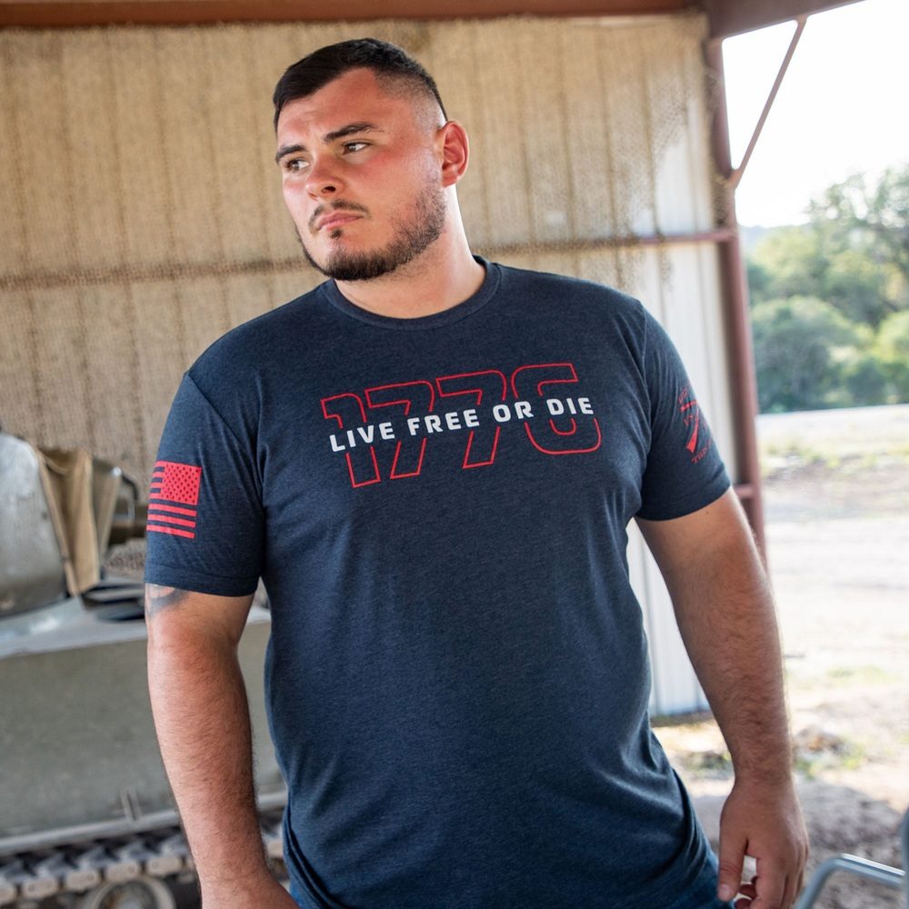 Live Free Or Die '76 Vintage T-Shirt - Midnight Navy - Retro Patriotic Tee for Men & Women - Perfect for 4th of July, Independence Day & Casual Wear