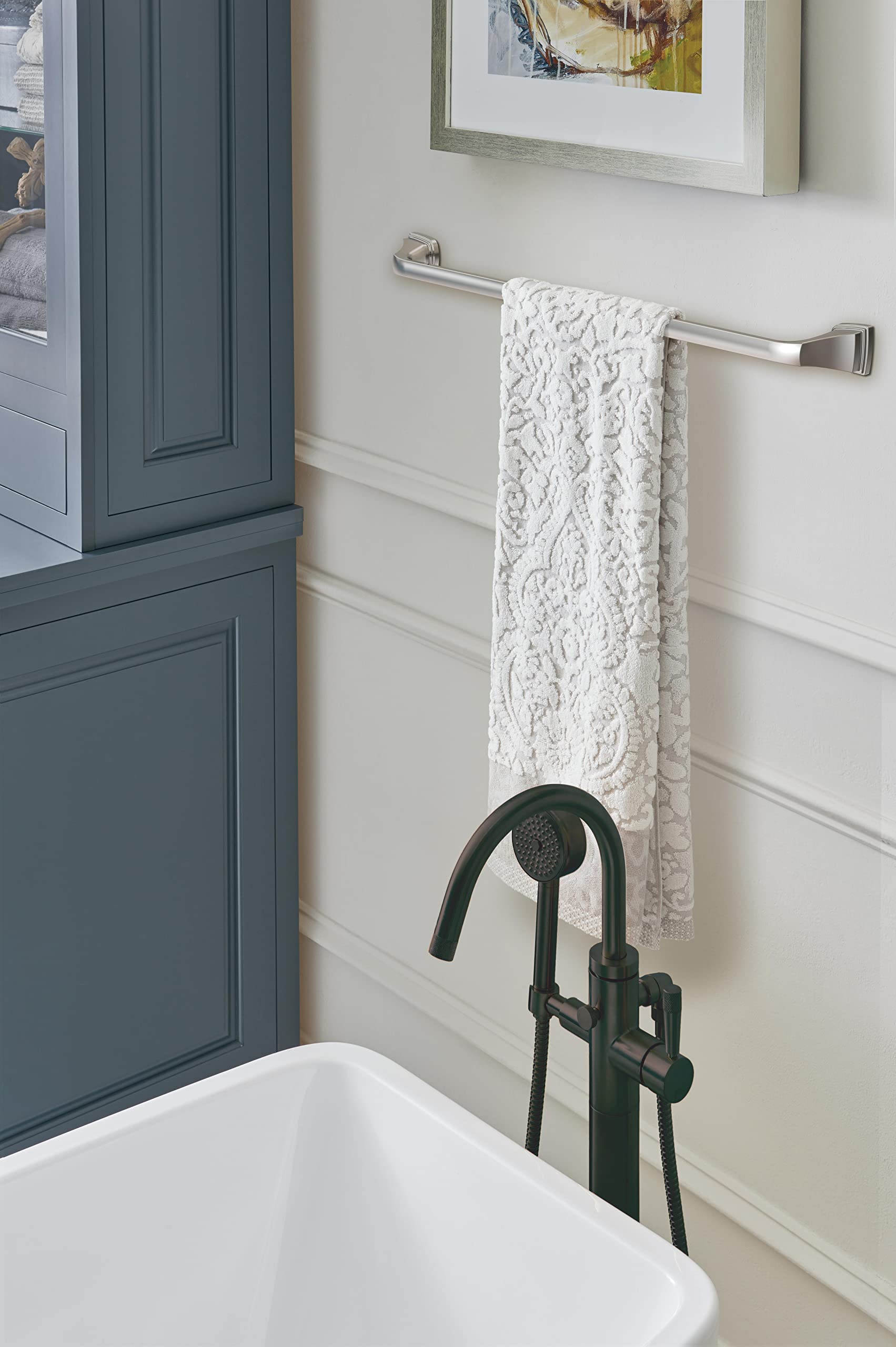 Amerock BH3603426 Chrome Towel Bar 24 Inch (610mm) Bathroom Towel Rack Holder - Modern Bathroom Hardware & Accessories for Home, Hotel, Spa, and Gym Use