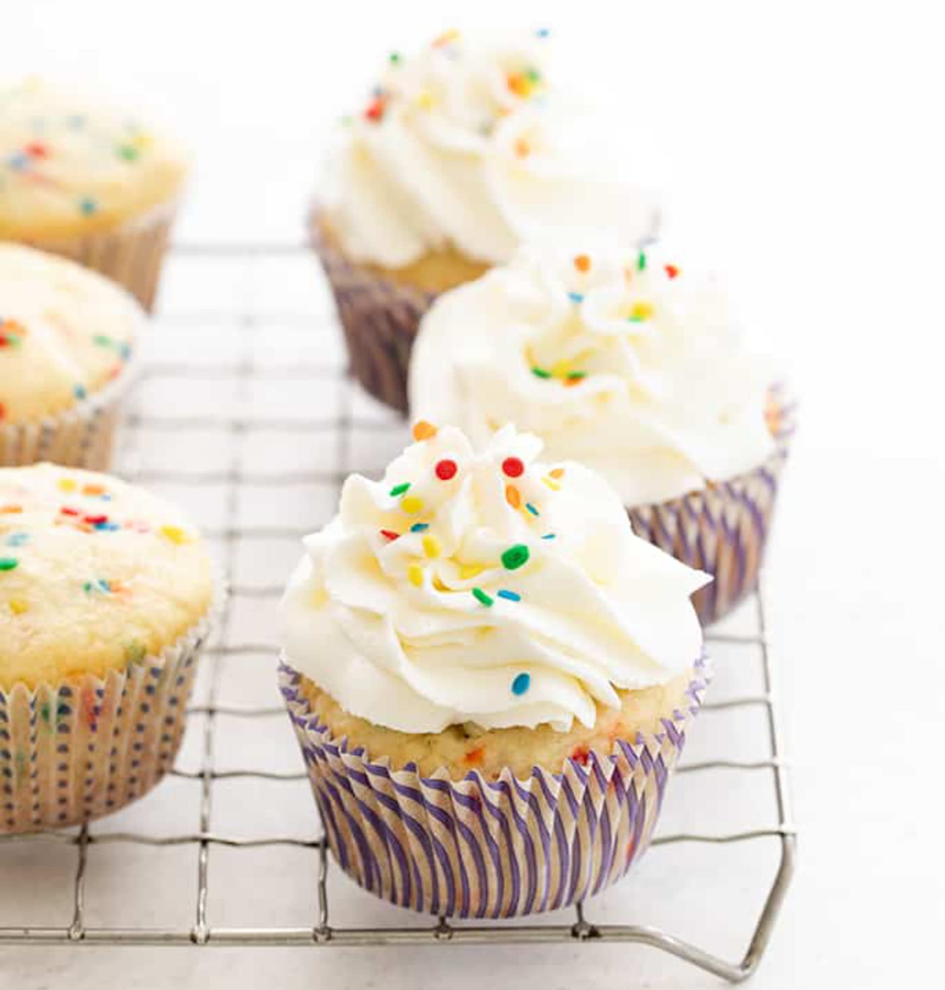 **Pillsbury Funfetti Gluten Free Cake Mix & Cupcake Mix with Candy Bits (3-Pack) – Includes By The Cup Frosting Spreader – Perfect for Birthday Parties, Baby Showers & Holiday Baking**