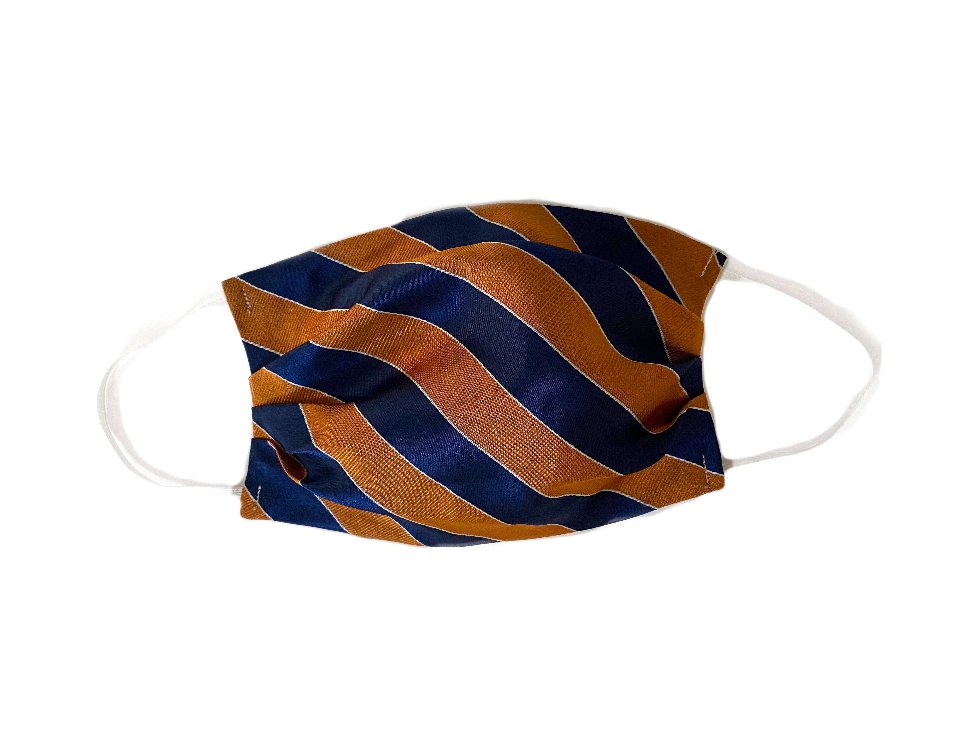 The Gameday Silk Mask™ - Breathable & Comfortable Face Covering for Sports, Travel & Daily Use