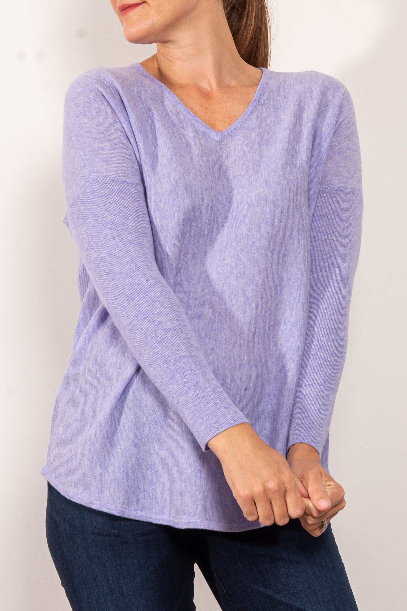 Bridge & Lord Women's Curved Hem V-Neck Jumper Sweater - Soft Knit Pullover for Casual Wear & Office Outfits