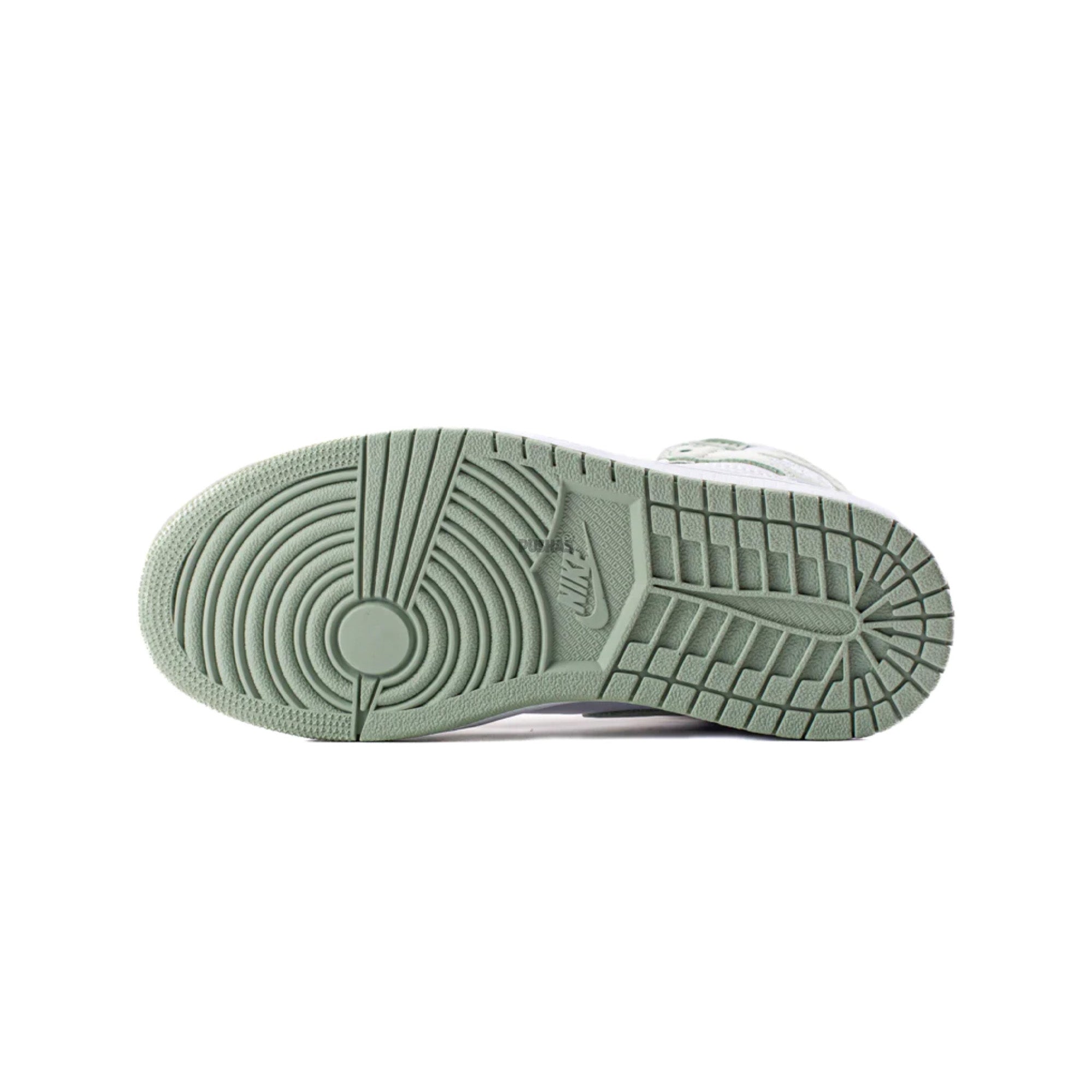 Air Jordan 1 Retro High OG 'Seafoam' Women's Basketball Shoes (2021) - Classic Sneakers for Streetwear, Casual Outfits & Sports Fashion