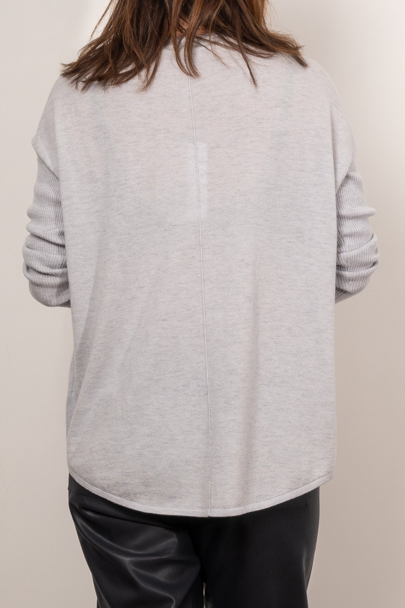 Bridge & Lord Queen Curved Crew Pullover Sweater - Women's Casual Knit Top for Fall & Winter | Perfect for Office, Date Night & Weekend Outings