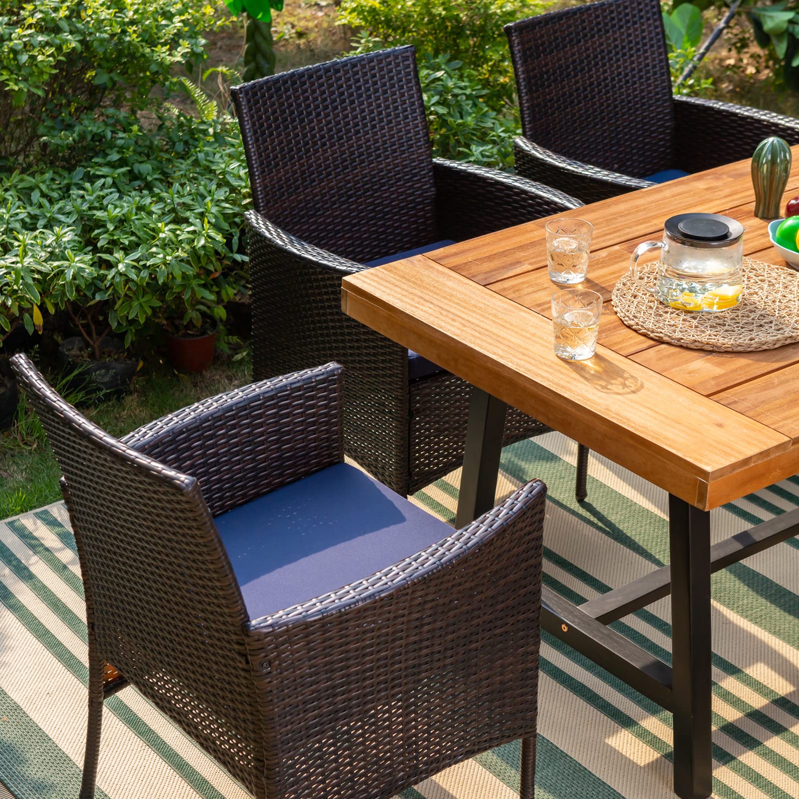 Sophia & William 6-Piece Outdoor Dining Set - 4 PE Rattan Chairs, 1 Acacia Wood Table & Bench with Cushions - Patio Furniture for Porch, Yard, Deck & Garden Entertaining