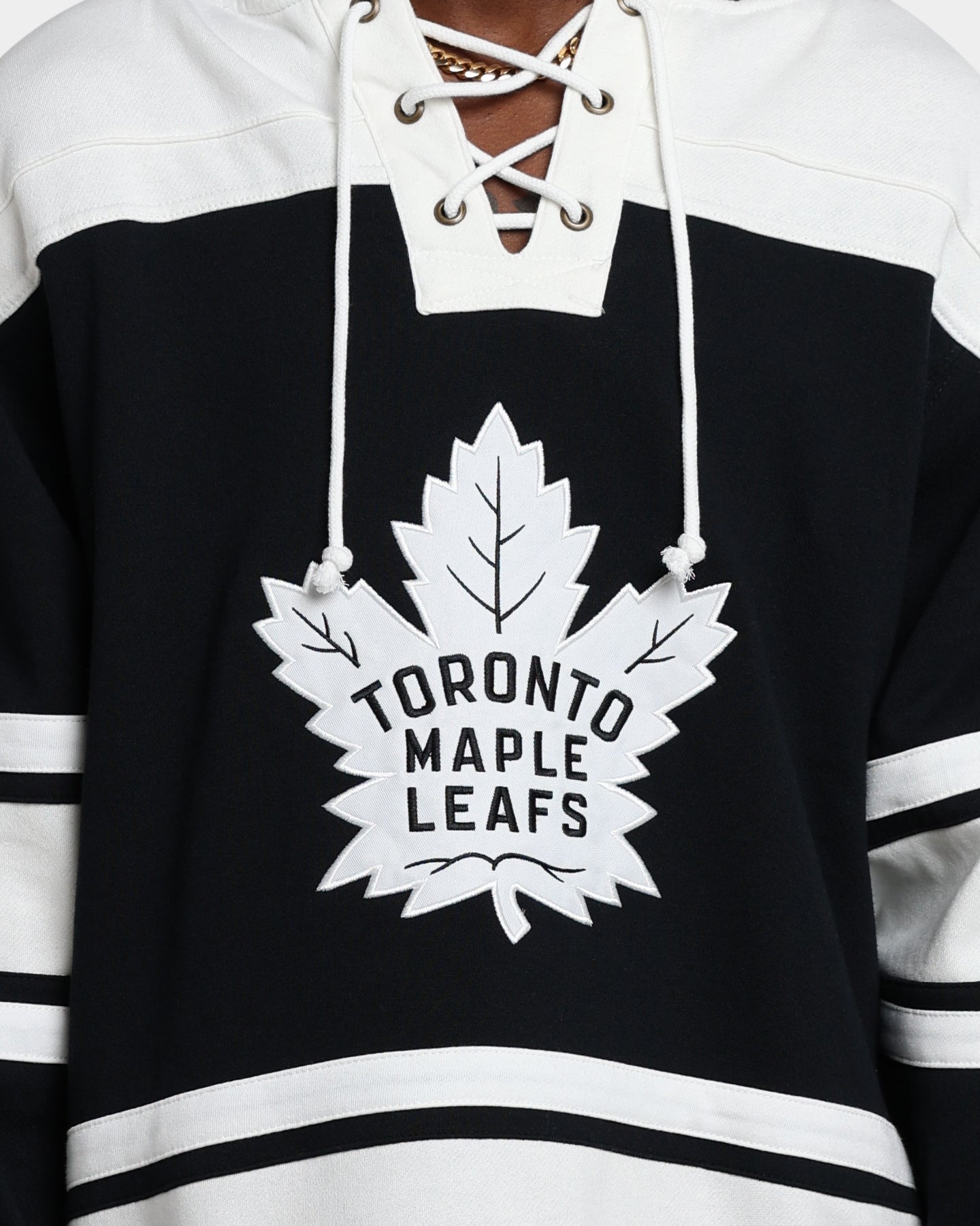 47 Brand Toronto Maple Leafs Superior Lacer Hoodie - Jet Black NHL Hockey Fan Apparel - Cozy Pullover Sweatshirt for Men & Women - Perfect for Game Day, Tailgating & Casual Wear