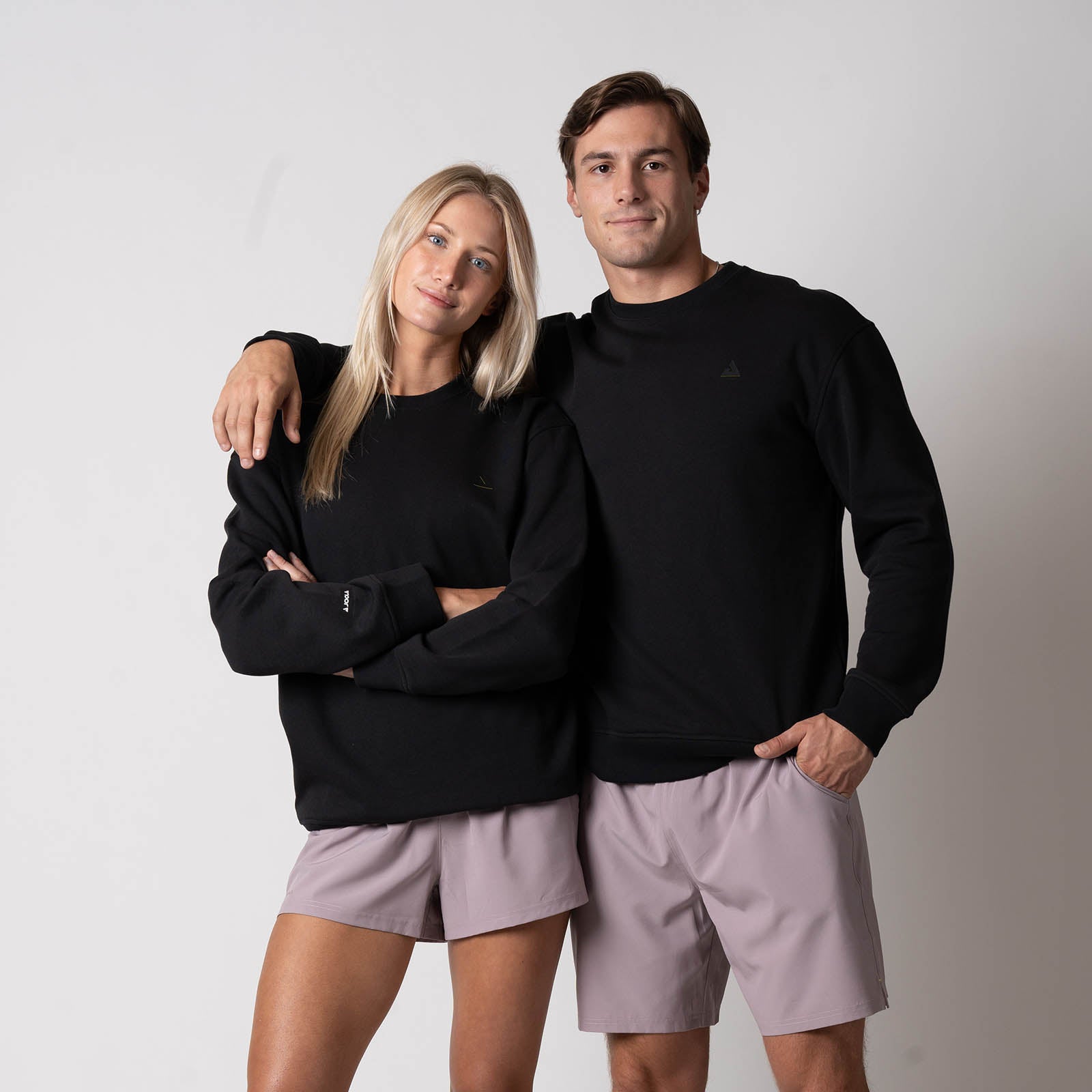 Unisex Fleece Crew Neck Sweatshirt - Soft & Warm Winter Pullover for Men & Women - Perfect for Casual Wear, Outdoor Activities & Layering