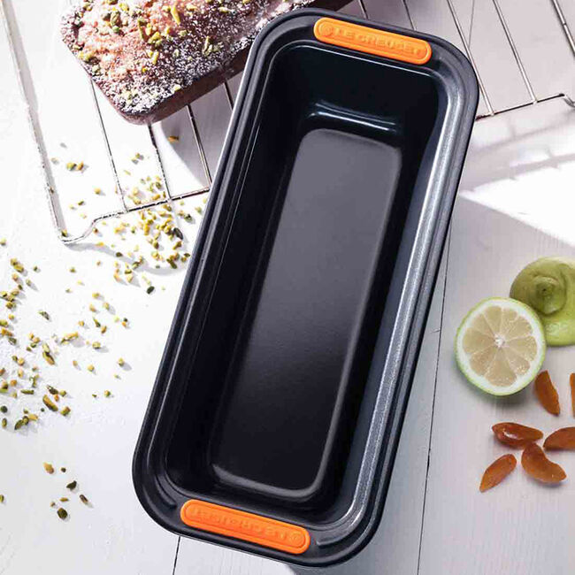 Le Creuset 12 x 4.5 Inch Non-Stick Bread Loaf Pan - Perfect for Baking Homemade Sourdough, Banana Bread & Artisan Loaves