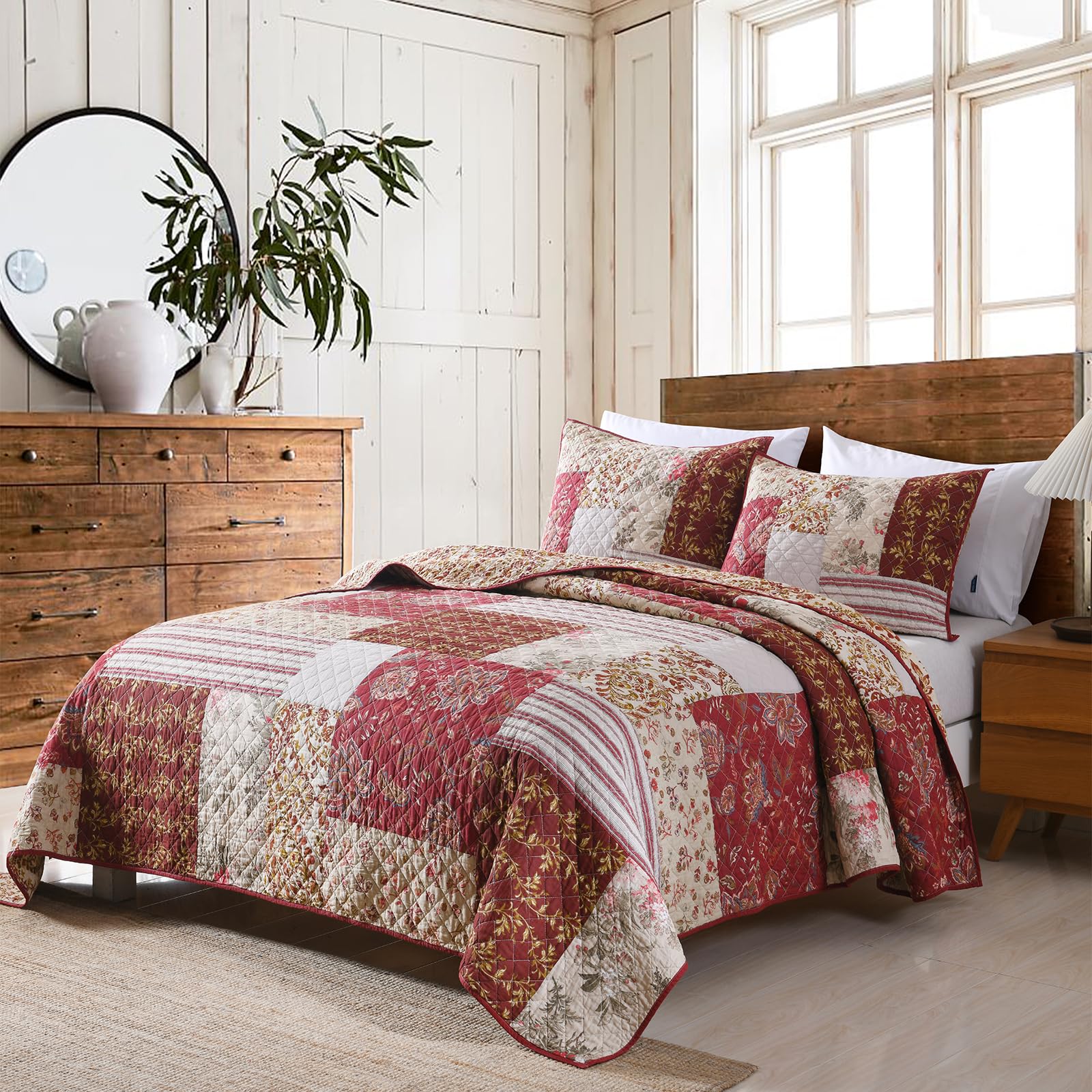 Travan Christmas Quilt Set - King Size 106x92 Inches - 100% Cotton Reversible Quilted Bedding with Shams - Red Floral Stitched Design for Holiday Decor & Cozy Winter Nights