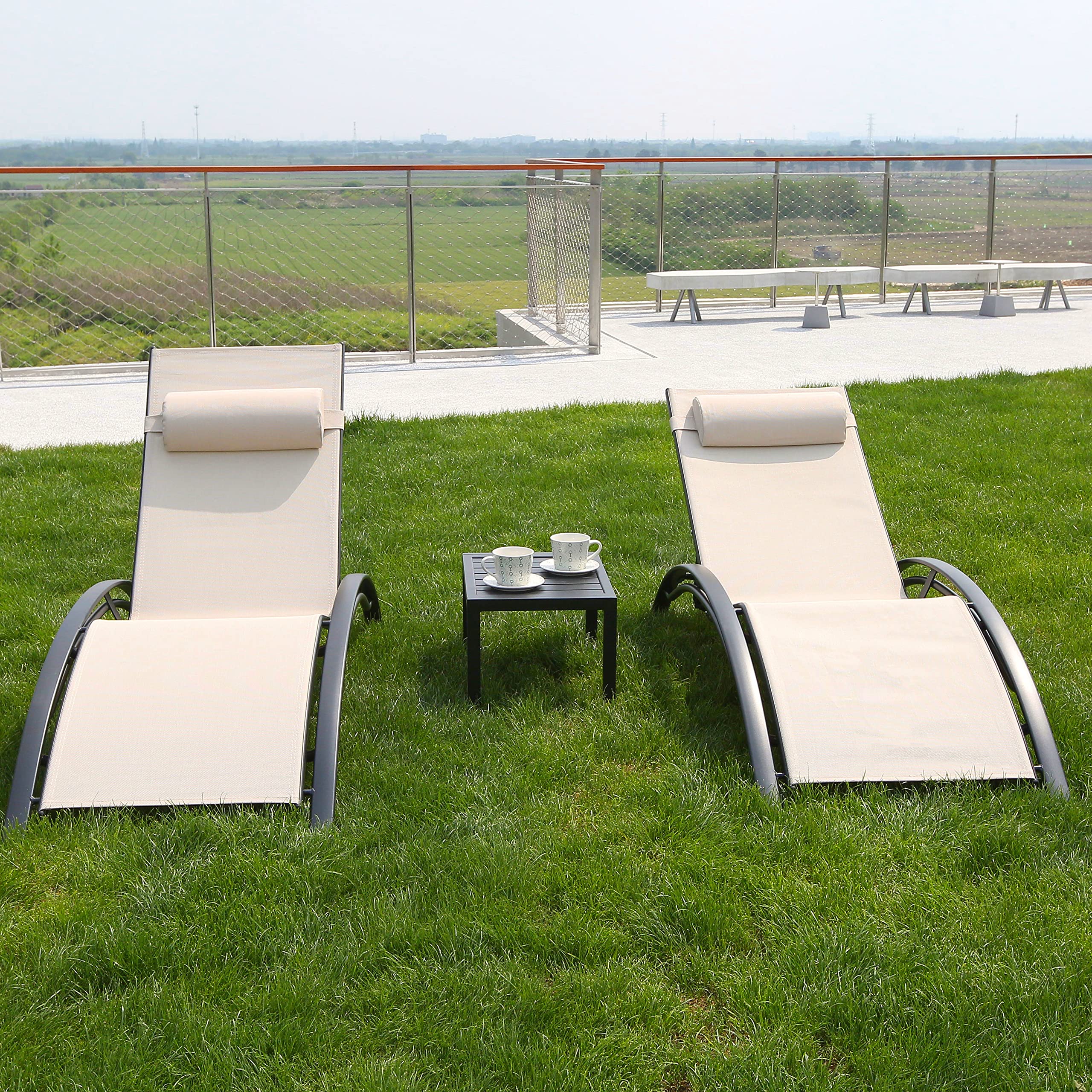 3-Piece Patio Chaise Lounge Chair Set - Aluminum Outdoor Recliner with Adjustable Headrest & Side Table - Sunbathing, Poolside & Beach Loungers for Garden, Lawn & Backyard (Beige) - Perfect for Relaxing, Tanning & Outdoor Entertaining