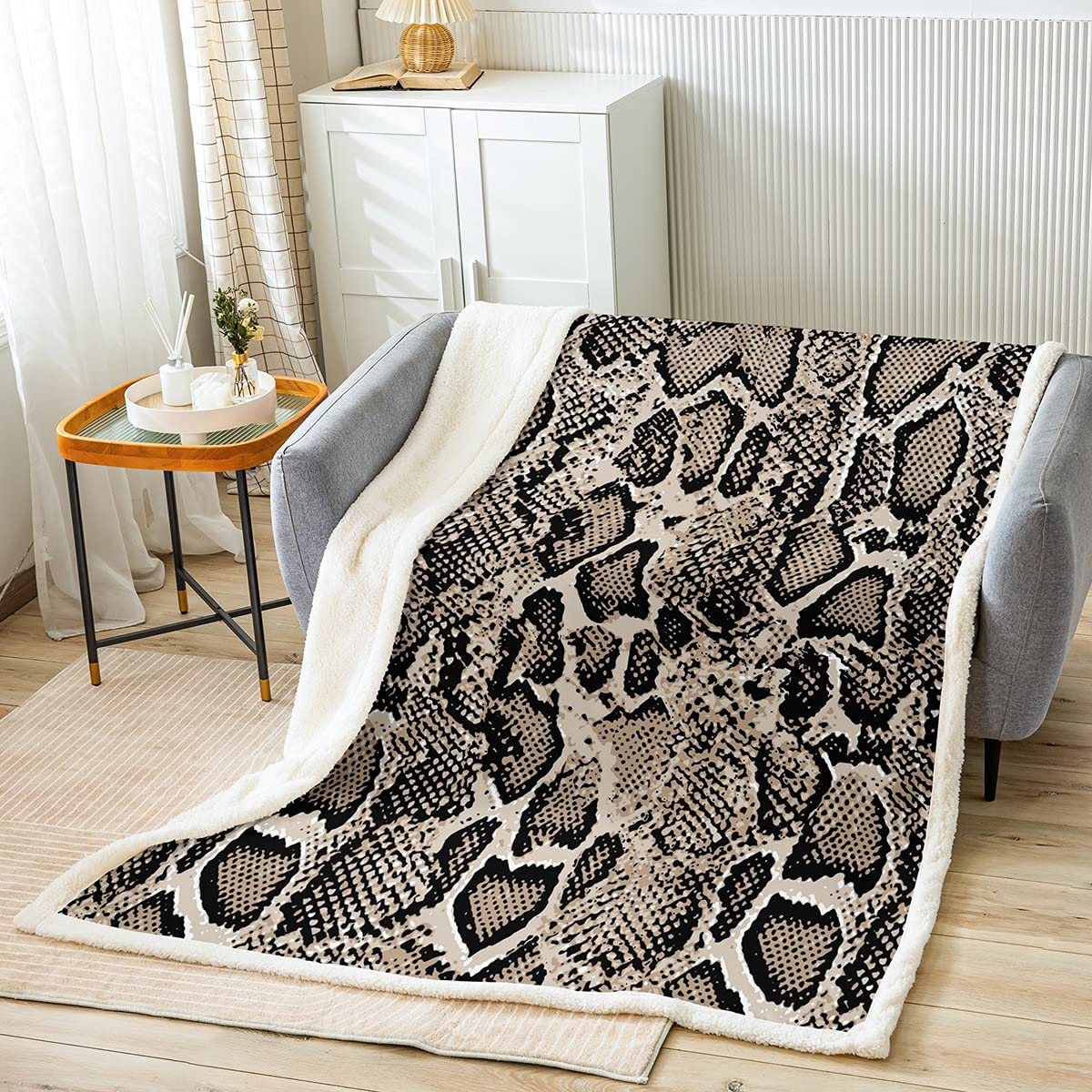 Snakeskin Pattern Fleece Throw Blanket - Soft & Lightweight Animal Print Blanket for Couch, Bed, Sofa - Queen Size 90x90 Inches - Perfect for Home Decor, Gifts for Women, Adults & Kids - Cozy Black & Brown Snake Skin Design for Living Room, Bedroom & Outdoor Use