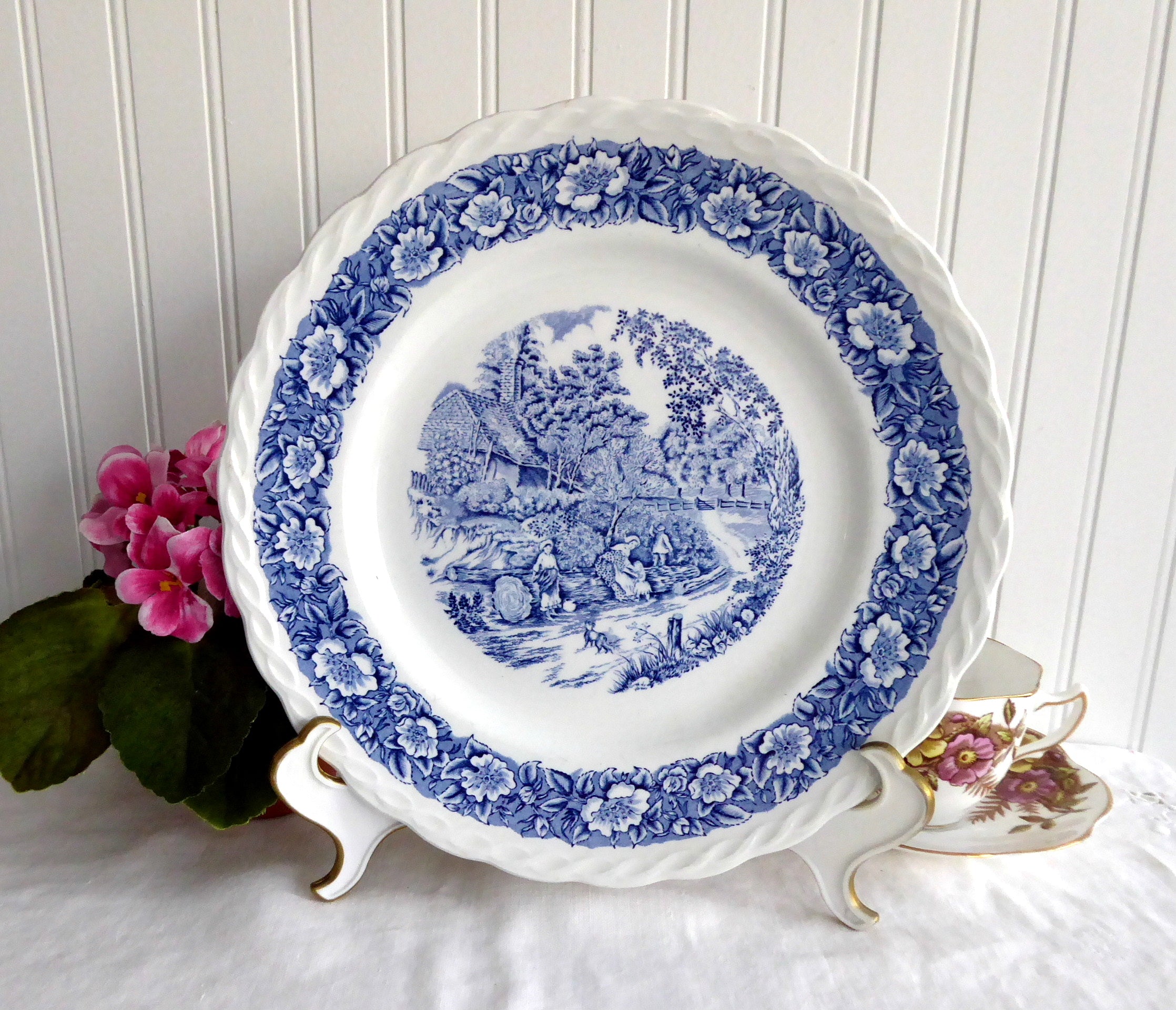 Vintage Franciscan England Countryside Blue Transferware Dinner Plate - 1980s Rustic Rural Landscape Design for Farmhouse & Cottage Dining Decor