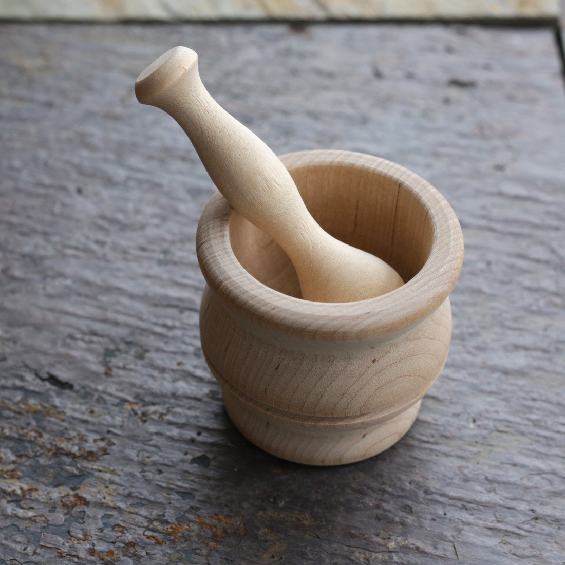 Premium Granite Mortar and Pestle Set - Natural Stone Spice Grinder & Herb Crusher for Kitchen, Cooking, and Ayurvedic Remedies - Perfect for Grinding Spices, Herbs, Garlic, and Making Fresh Guacamole