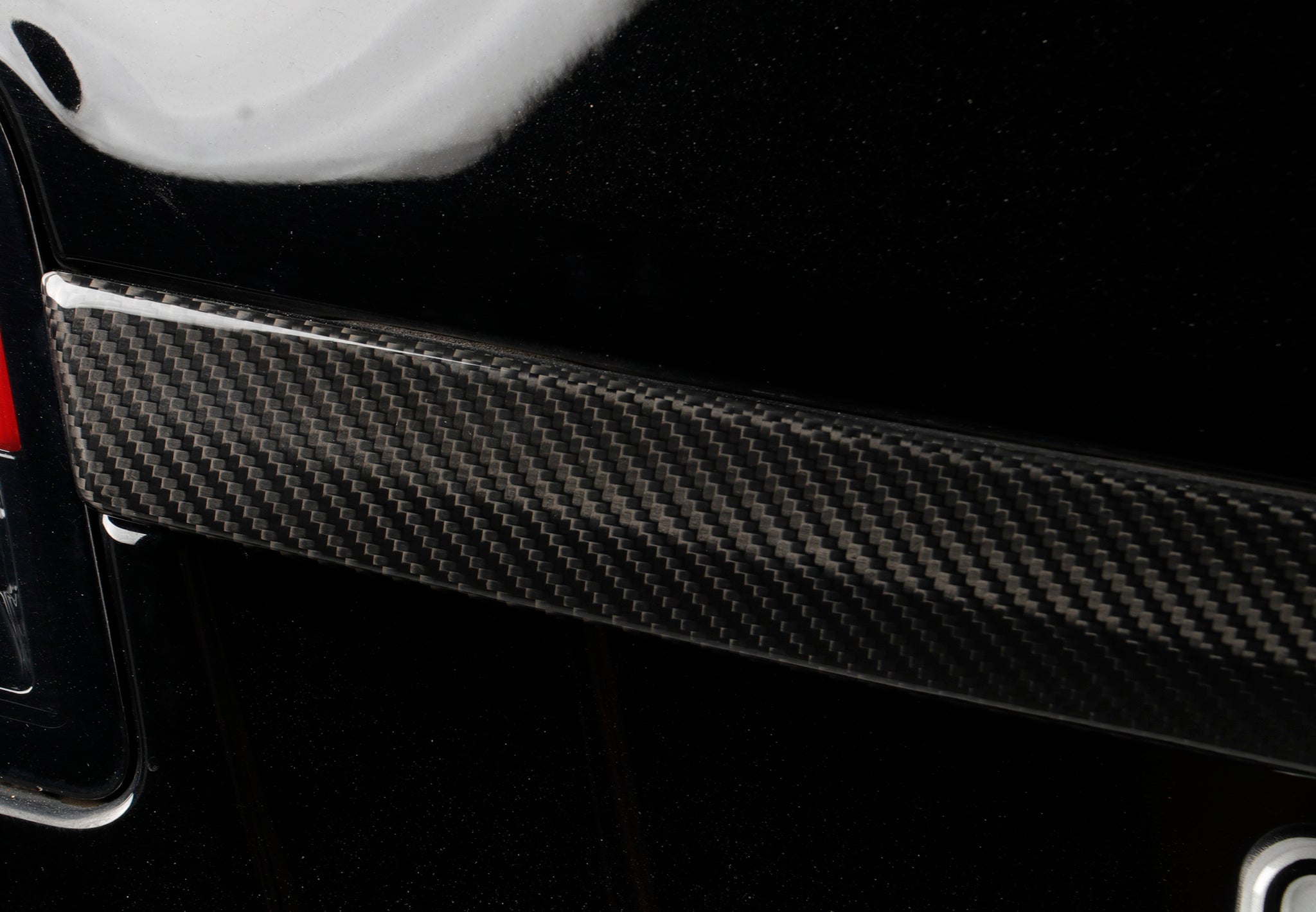 Premium Real Carbon Fiber Tailgate Trim Cover for Tesla Model S 2021-2025 | Durable & Stylish Exterior Upgrade | Perfect for Car Enthusiasts & Customization