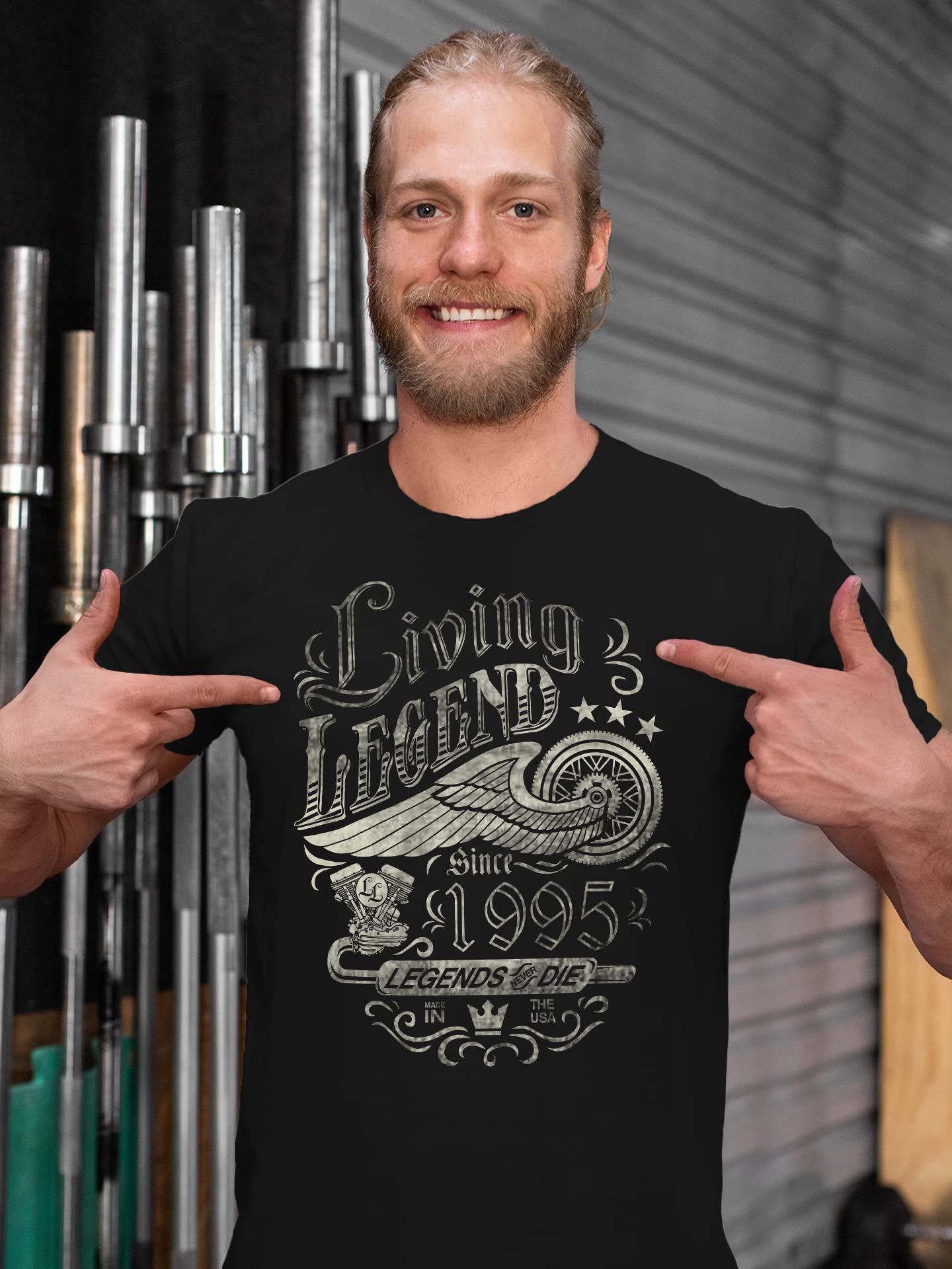 1995 Legends Never Die 30th Birthday T-Shirt for Men - Funny 30th Birthday Gift Idea - Perfect for Parties, Gifts & Celebrations