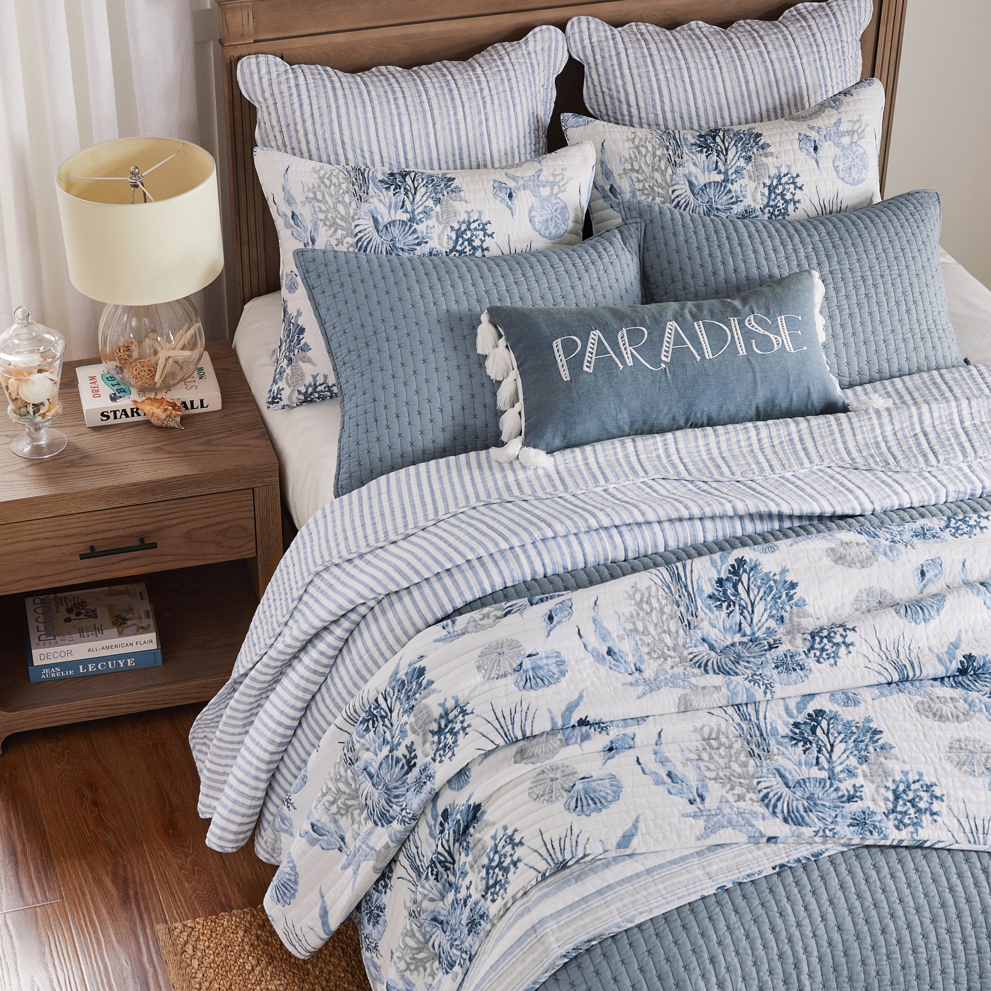Premium Coral Landing Quilt Set - Soft Queen Size Bedding with Matching Pillowcases - Perfect for Coastal, Beach House or Boho Chic Bedroom Decor
