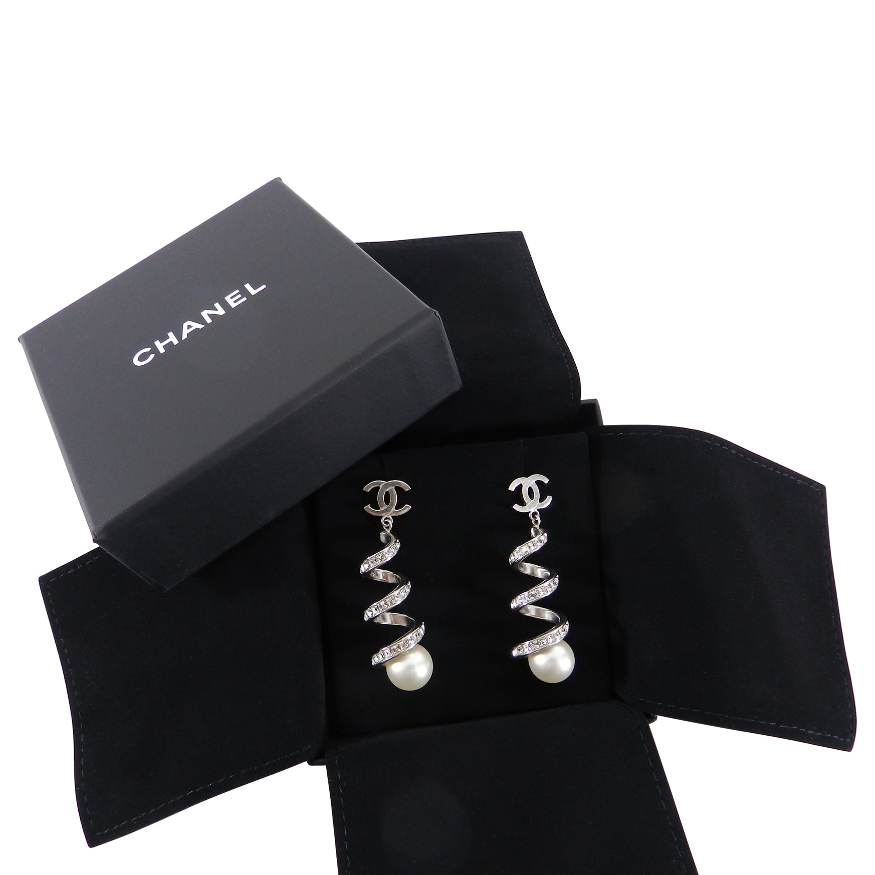 Chanel 15S Silver Rhinestone Spiral Earrings with Pearls - Luxury Fashion Jewelry for Women, Party & Evening Wear