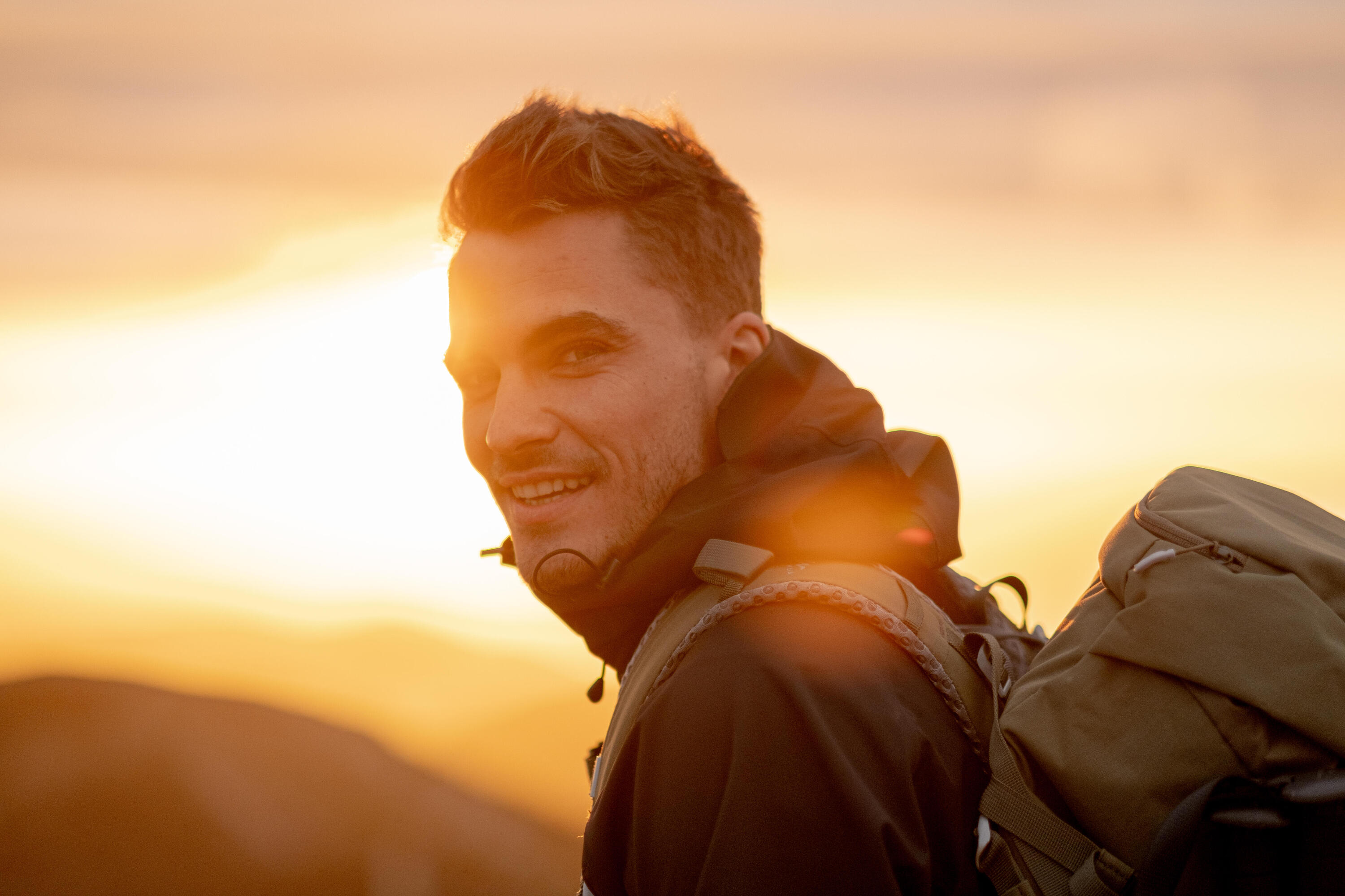 Quechua Men's MH500 Lightweight Waterproof Hiking Jacket - Outdoor Trekking, Camping & Mountain Climbing Gear