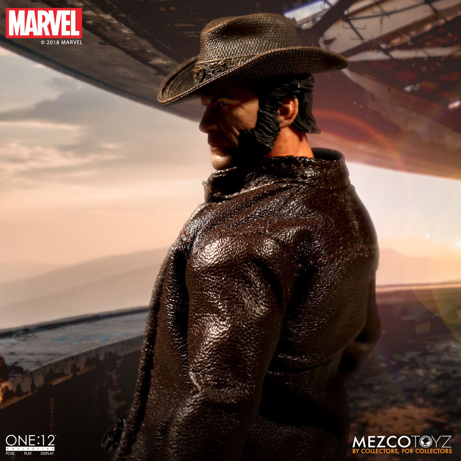 Mezco Toyz One:12 Collective Marvel Comics Logan Wolverine 1/12 Scale 6