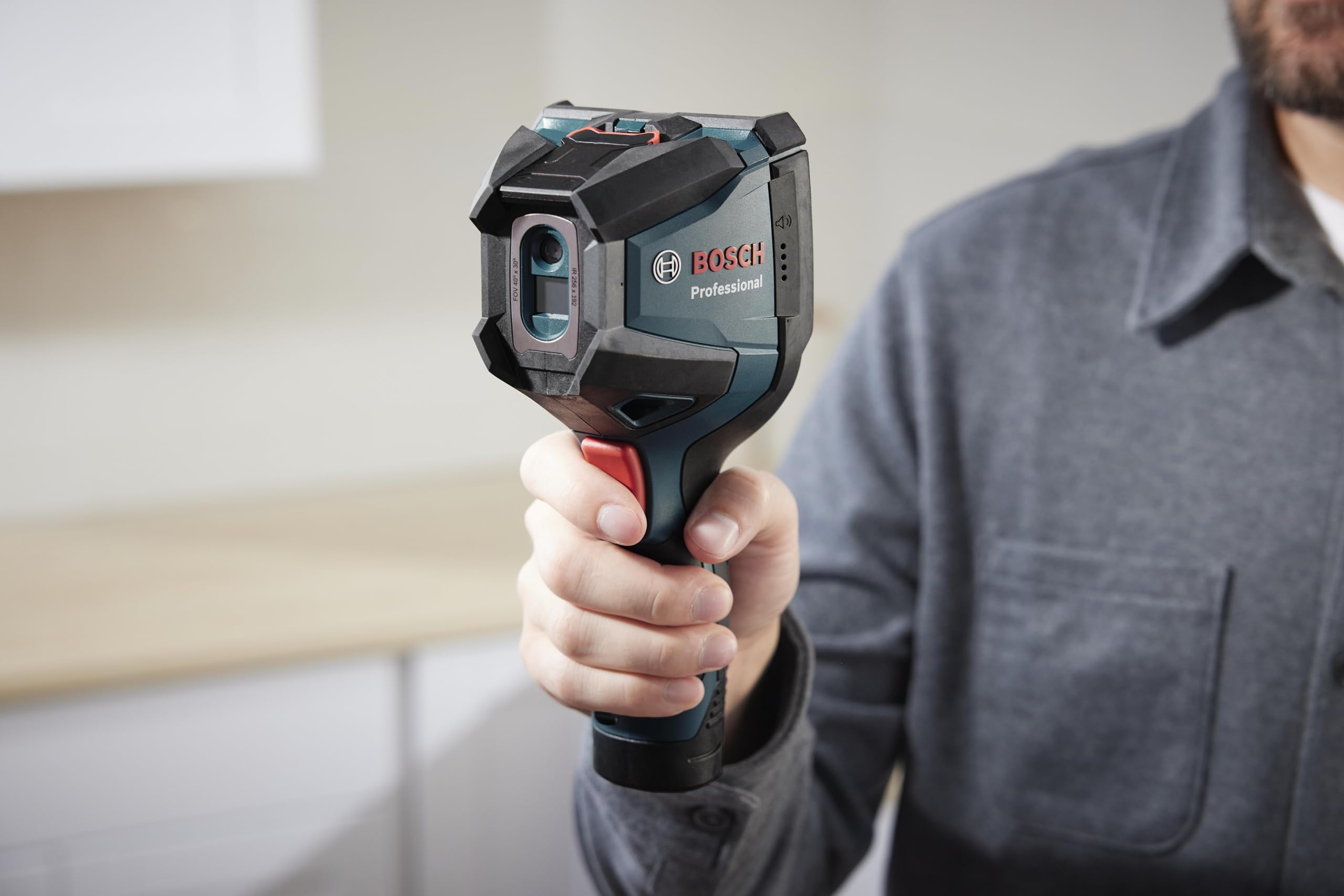 Bosch GTC600C 12V Max Thermal Imaging Camera with 2Ah Lithium-Ion Battery, Charger & USB-A to USB-C Cable - Perfect for Home Inspections, Electrical Diagnostics & HVAC Maintenance