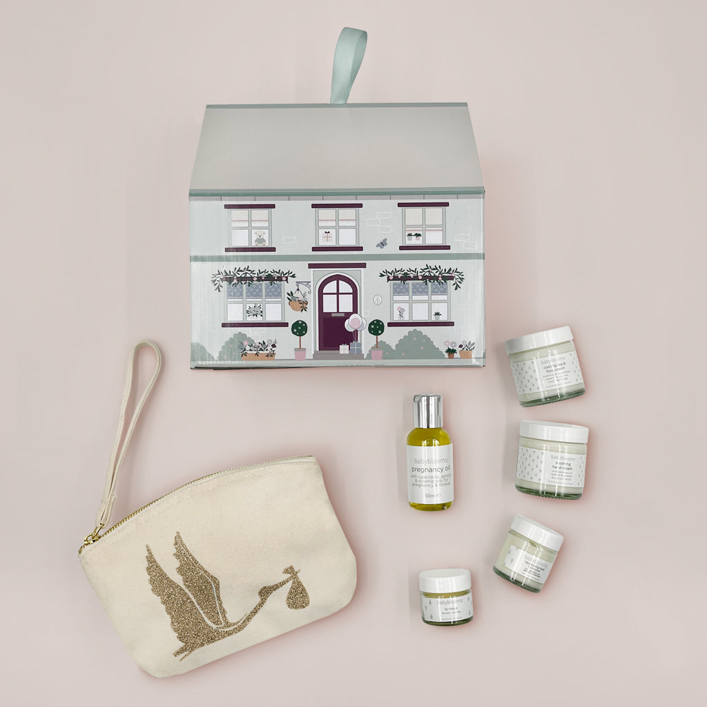 Pregnancy Skincare Gift Set for Expecting Moms - Luxurious Gold Pampering Kit | Perfect Baby Shower Gift & Self-Care for Mothers-to-Be