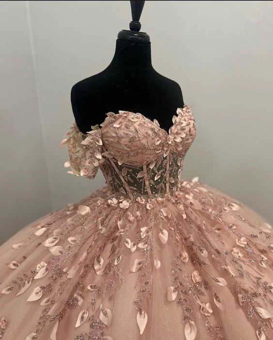 Elegant Light Pink Applique Ball Gown Prom Dress for Evening Formal Events - Perfect for Homecoming, Quinceañera & Wedding Parties (Style J4487)